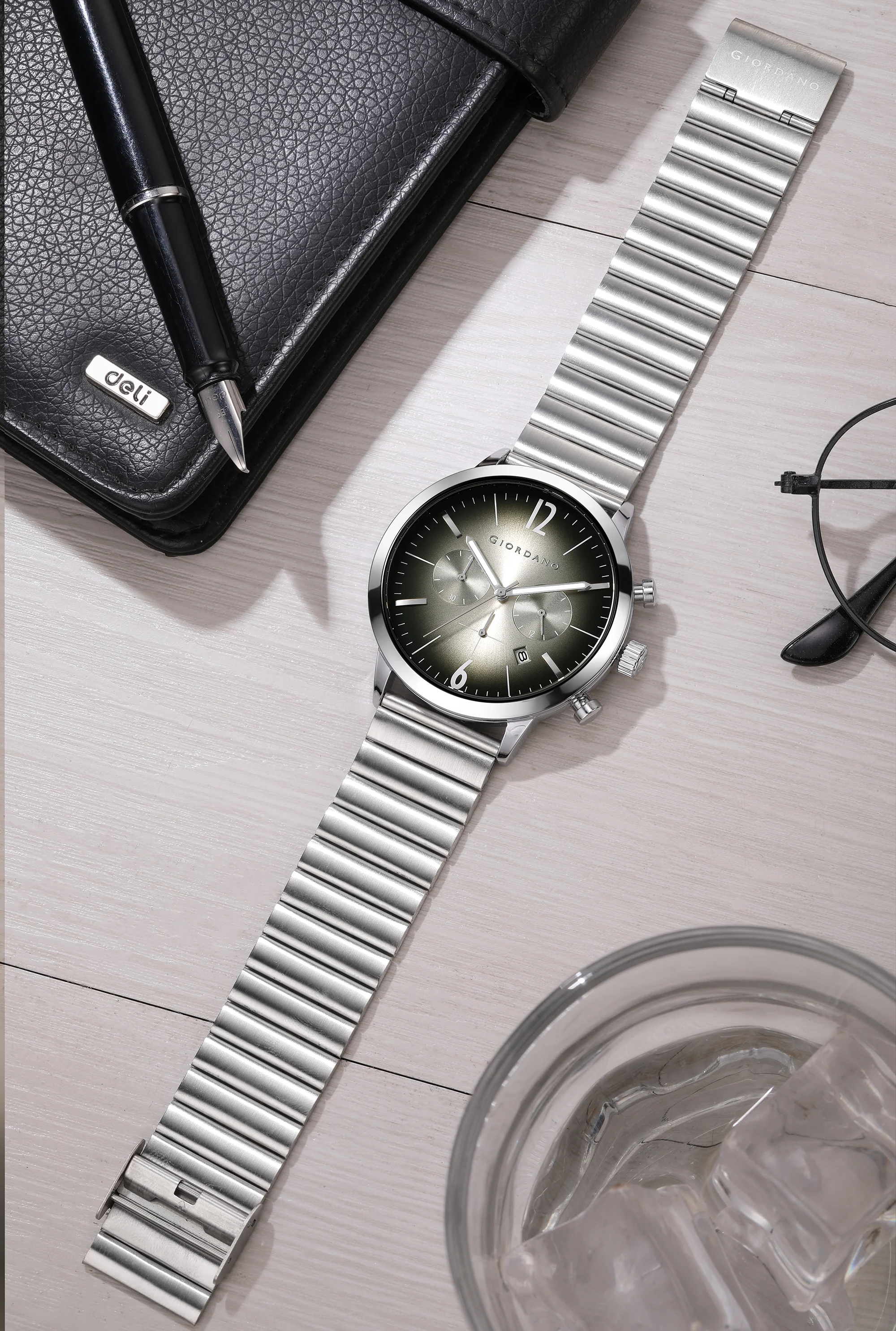 Giordano Analog Chronograph Watch for Men - Stainless Steel Case & strap| Modern Casual & Formal Wristwatch with Date | GZ-50153-22 - Image 3