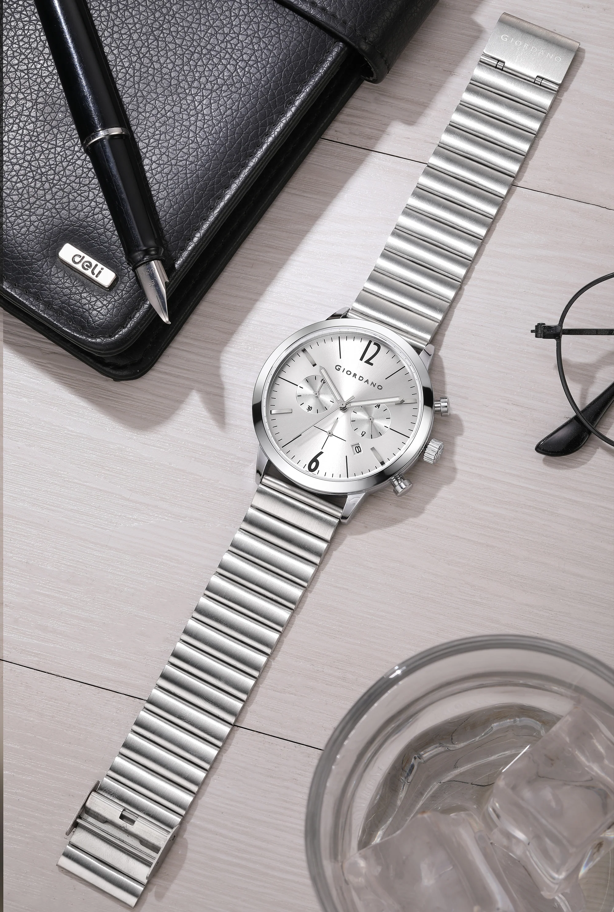 Giordano Analog Chronograph Watch for Men - Stainless Steel Case & strap| Modern Casual & Formal Wristwatch with Date | GZ-50153-33 - Image 3