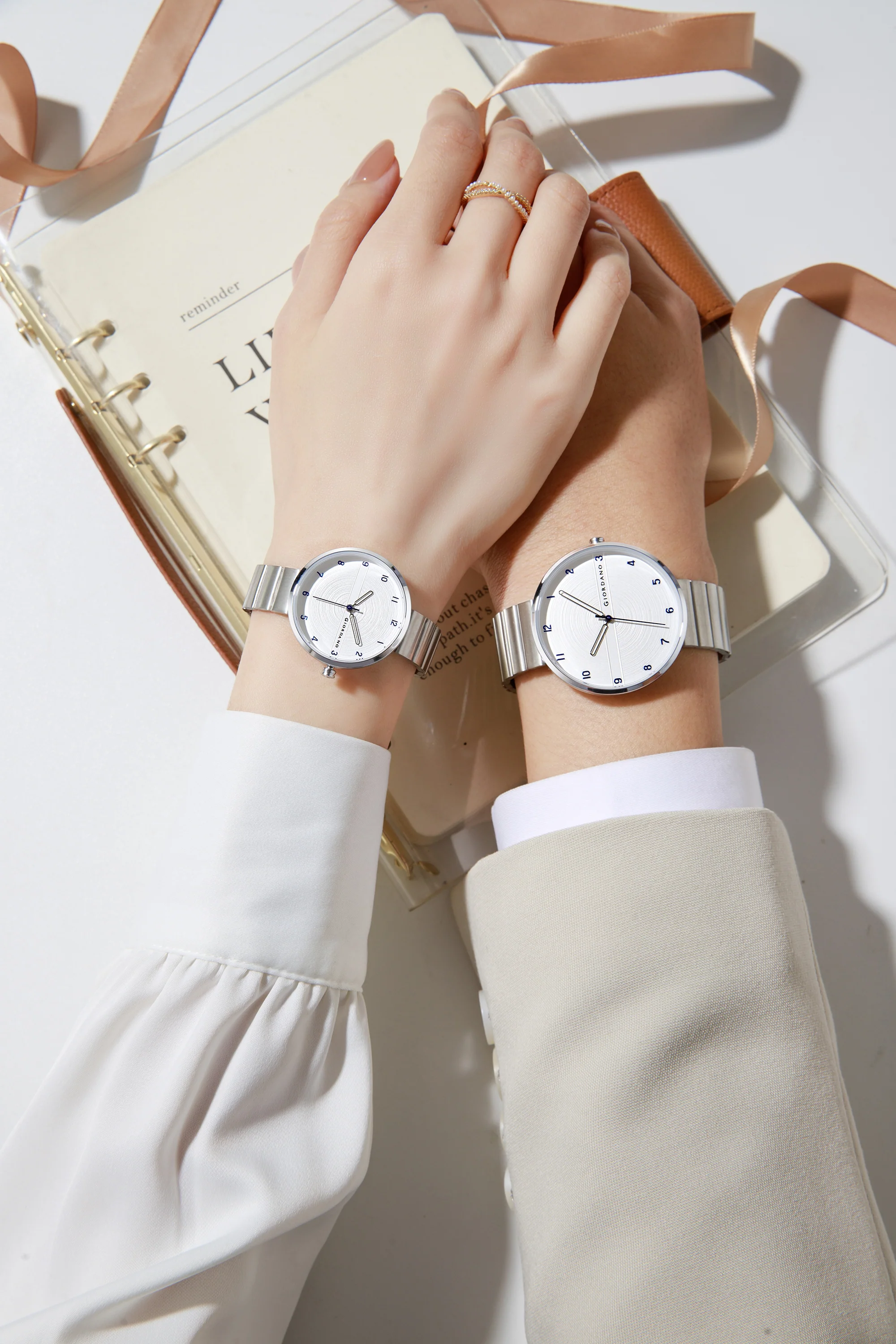 Giordano Analog Couple Watch Set – Elegant Dial with Stainless Steel Strap – His & Hers Matching Watches – Minimalist Unisex Design | GZ-992-SET-22 - Image 4