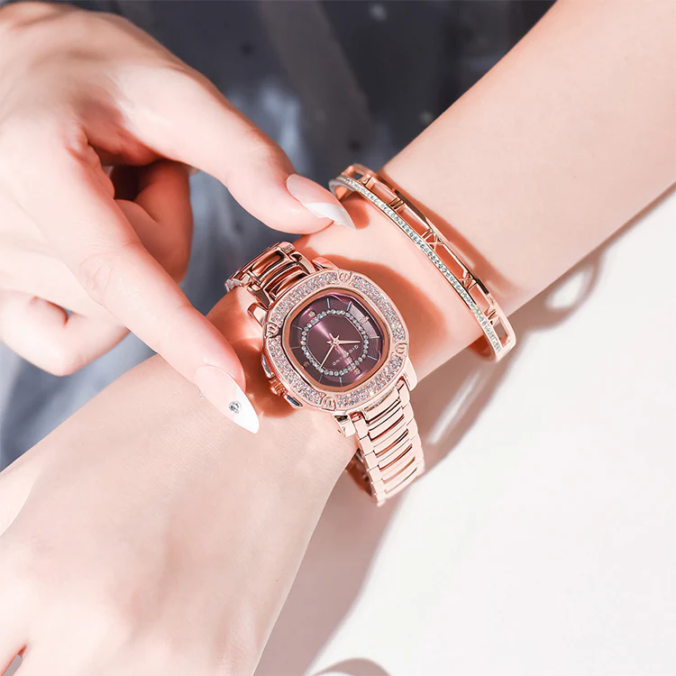 Giordano Analog dress Watch for Women with square dial , Crystal-Accented Bezel and stainless steel strap | GZ-60109-55 - Image 4