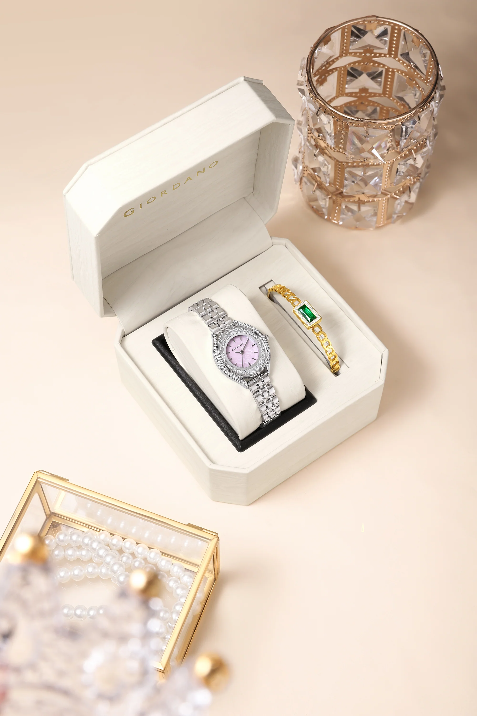Giordano Analog Quartz Watch & Bangle Set for Women with Round Dial, Crystal-Studded Case, Stainless Steel Strap and Water Resistance - GZ-60146-11 - Image 3