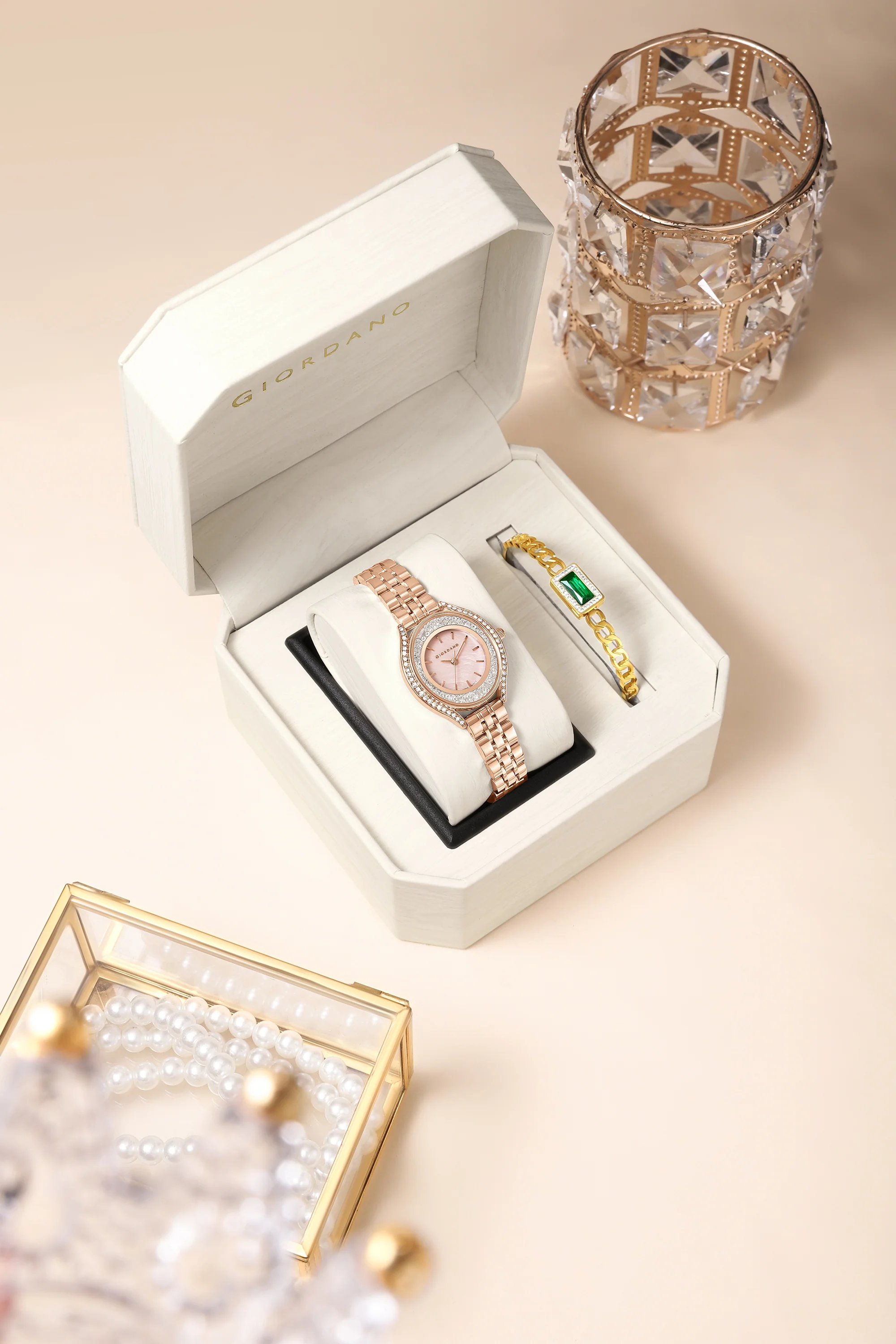 Giordano Analog Quartz Watch & Bangle Set for Women with Round Dial, Crystal-Studded Case, Stainless Steel Strap and Water Resistance - GZ-60146-22 - Image 7