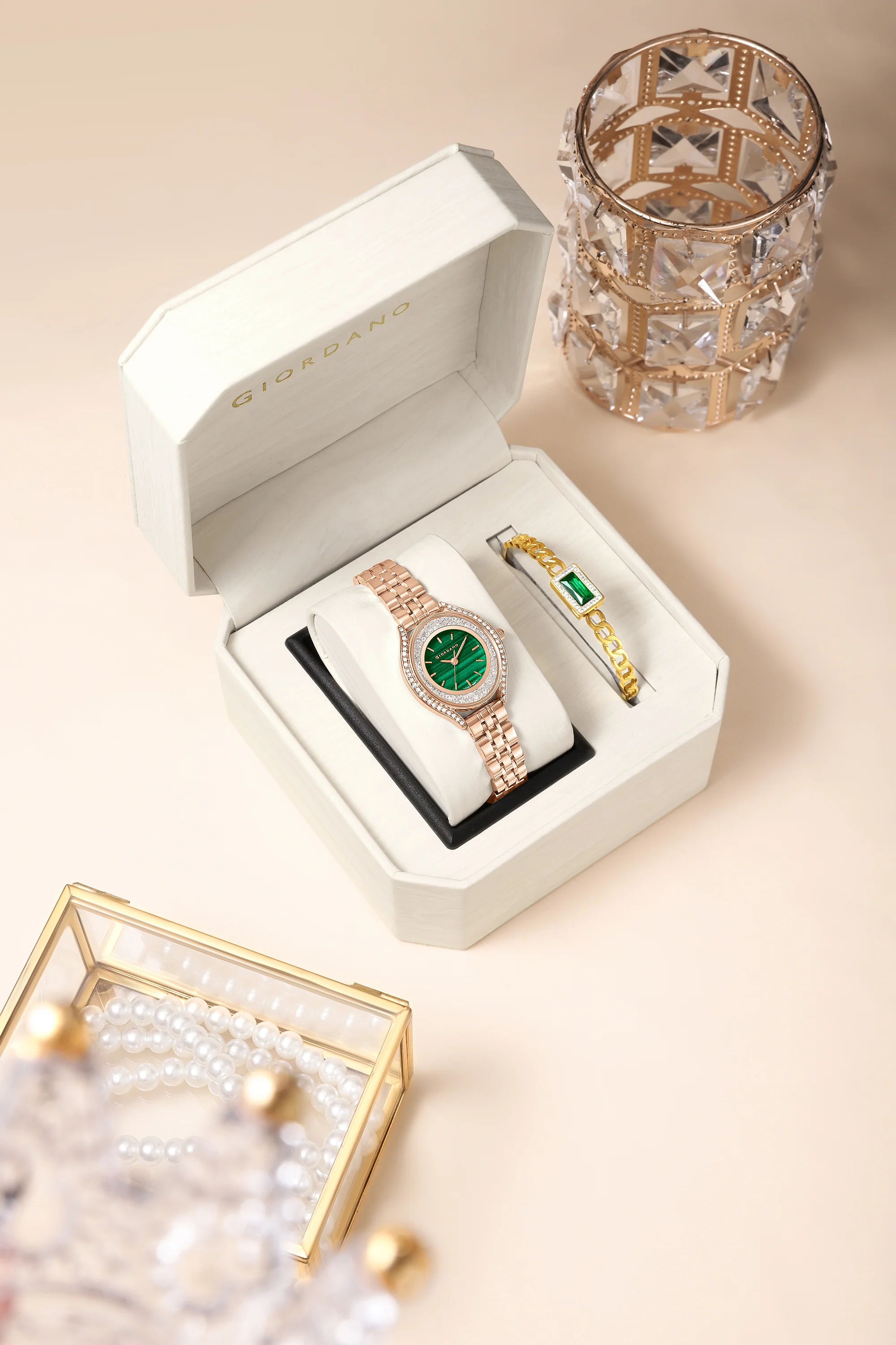 Giordano Analog Quartz Watch & Bangle Set for Women with Round Dial, Crystal-Studded Case, Stainless Steel Strap and Water Resistance - GZ-60146-33 - Image 6