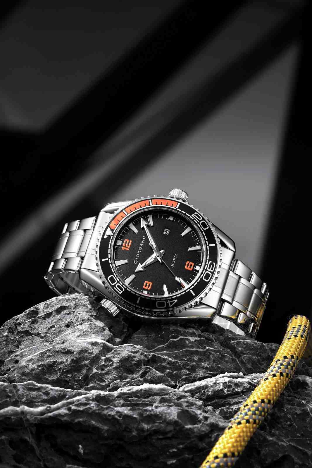 Giordano Analog Quartz Watch for Men – Round Dial with Rotating Bezel, Luminous Hour Markers, Silicone & Stainless Steel Strap, Date Display GZ-50159-11 - Image 3