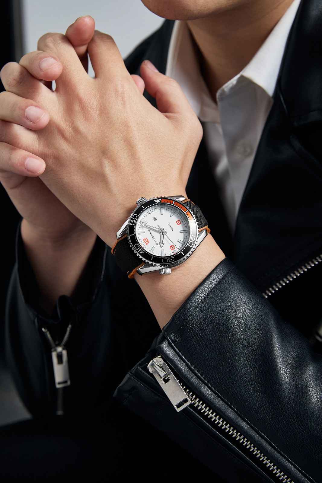 Giordano Analog Quartz Watch For Men – Round Dial with Rotating Bezel, Luminous Hour Markers, Silicone Strap, Date Display GZ-50159-01 - Image 2