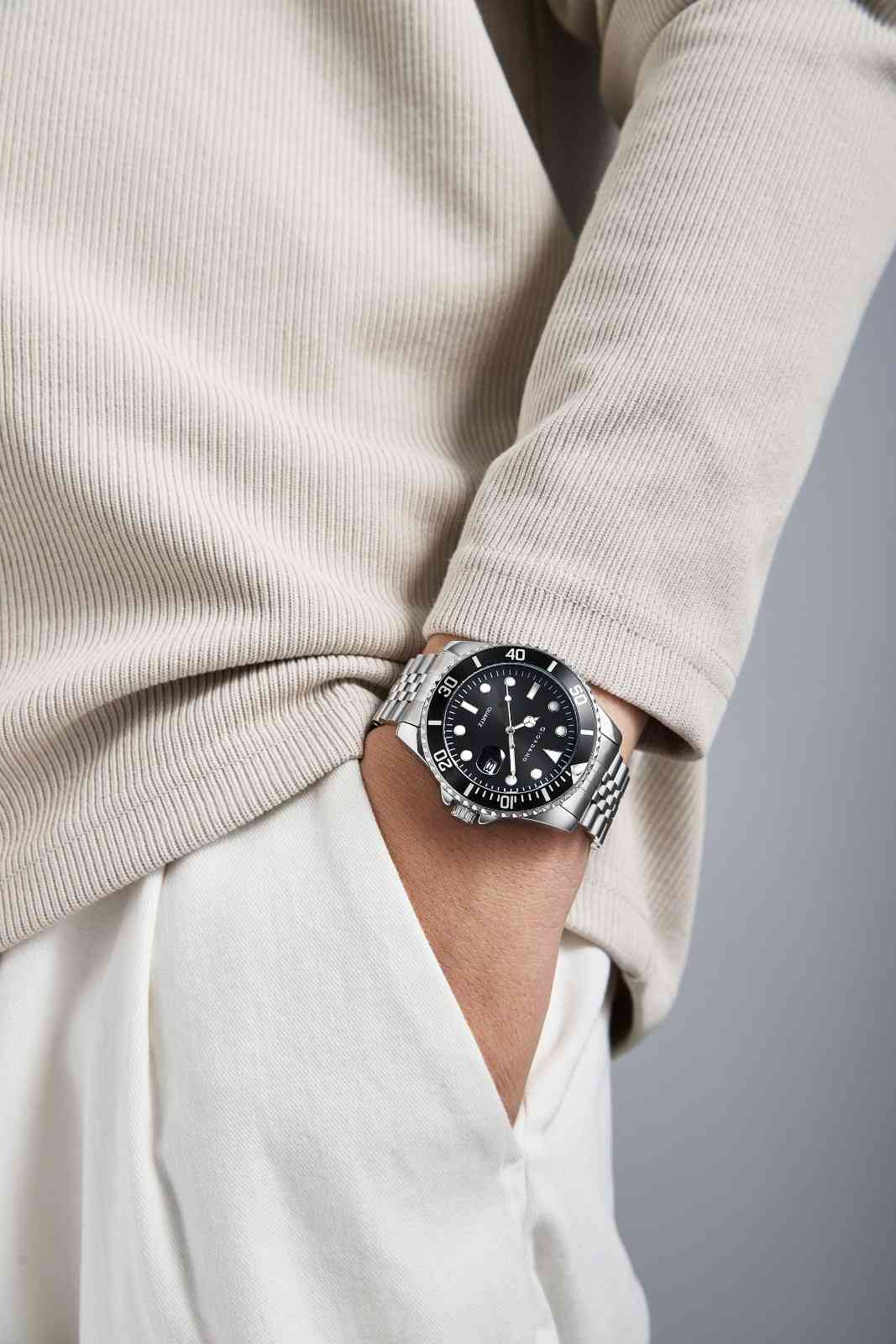 Giordano Analog Quartz Watch for Men – Round Dial with Rotating Bezel, Luminous Hour Markers, Stainless Steel Strap & Date Display GZ-50168-11 - Image 2