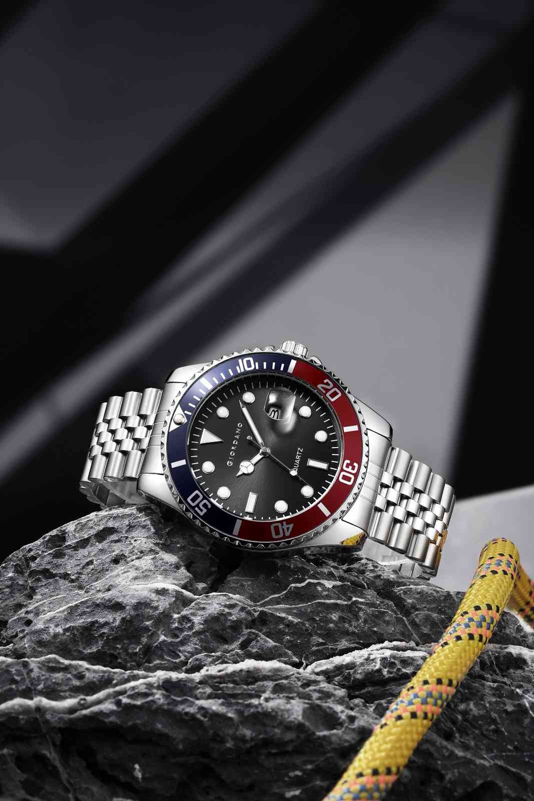 Giordano Analog Quartz Watch for Men – Round Dial with Rotating Bezel, Luminous Hour Markers, Stainless Steel Strap & Date Display GZ-50168-22 - Image 3