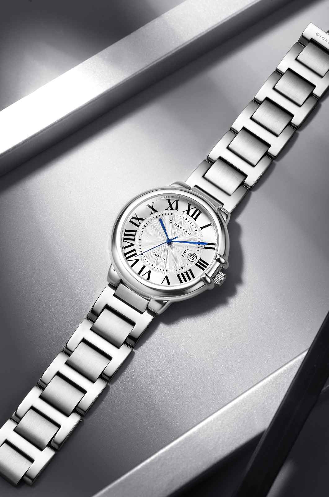 Giordano Analog Quartz Watch for Men – Stainless Steel Strap, Textured Dial with Roman Numerals, Blue Hands, Date Display - GZ-50187-11 - Image 3