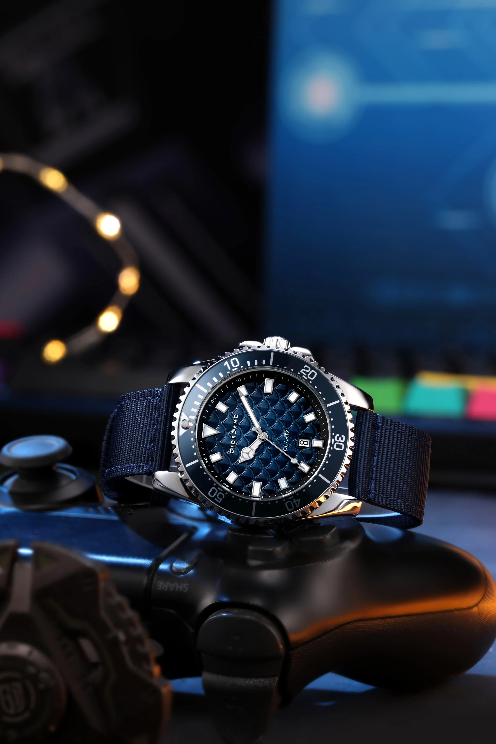 Giordano Analog Quartz Watch for Men with Black Textured Fish Scale Dial, Luminous Hands & Markers, Date Window, Nylon NATO Strap, Rotating Bezel GZ-50195-22 - Image 3