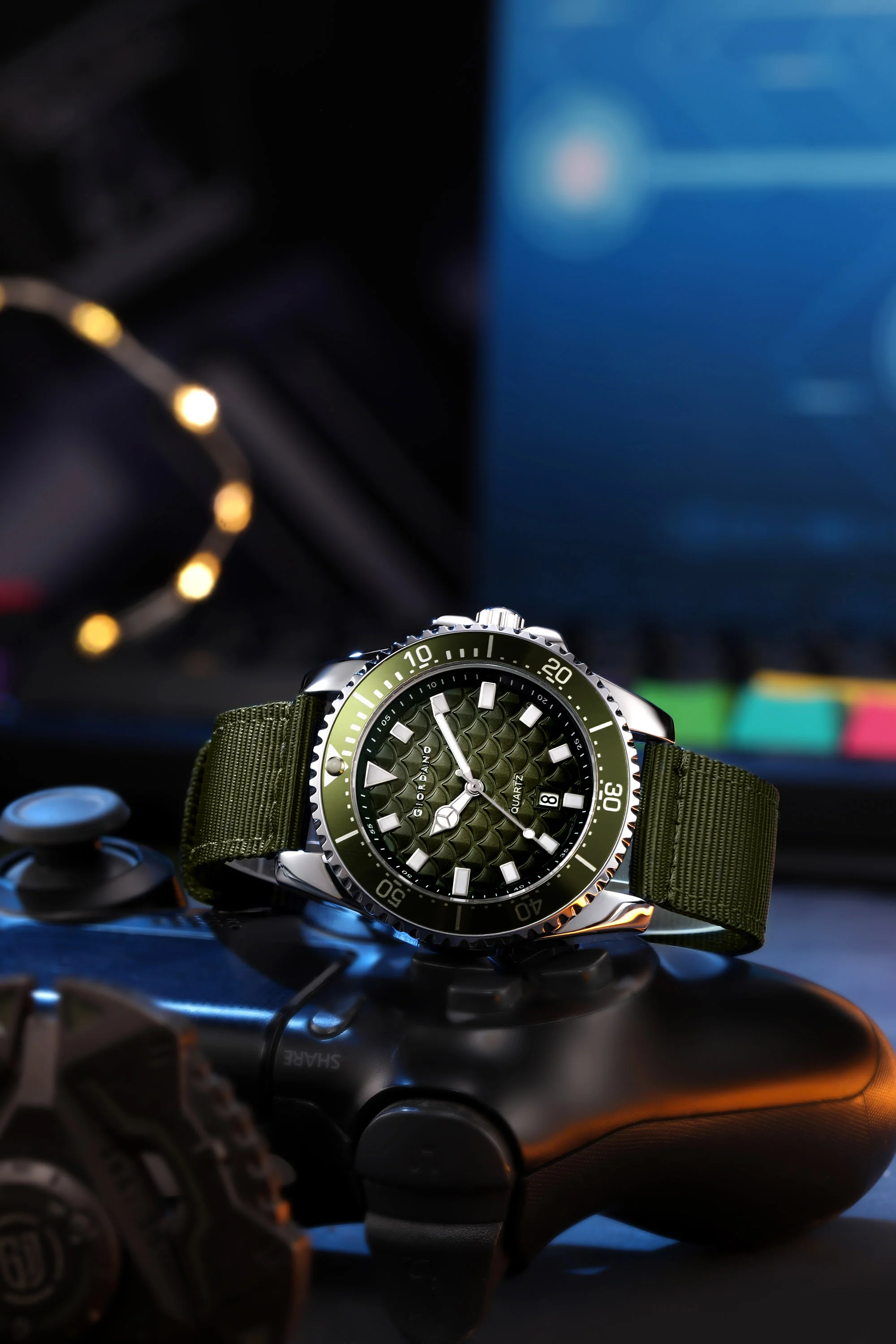 Giordano Analog Quartz Watch for Men with Black Textured Fish Scale Dial, Luminous Hands & Markers, Date Window, Nylon NATO Strap, Rotating Bezel GZ-50195-33 - Image 3
