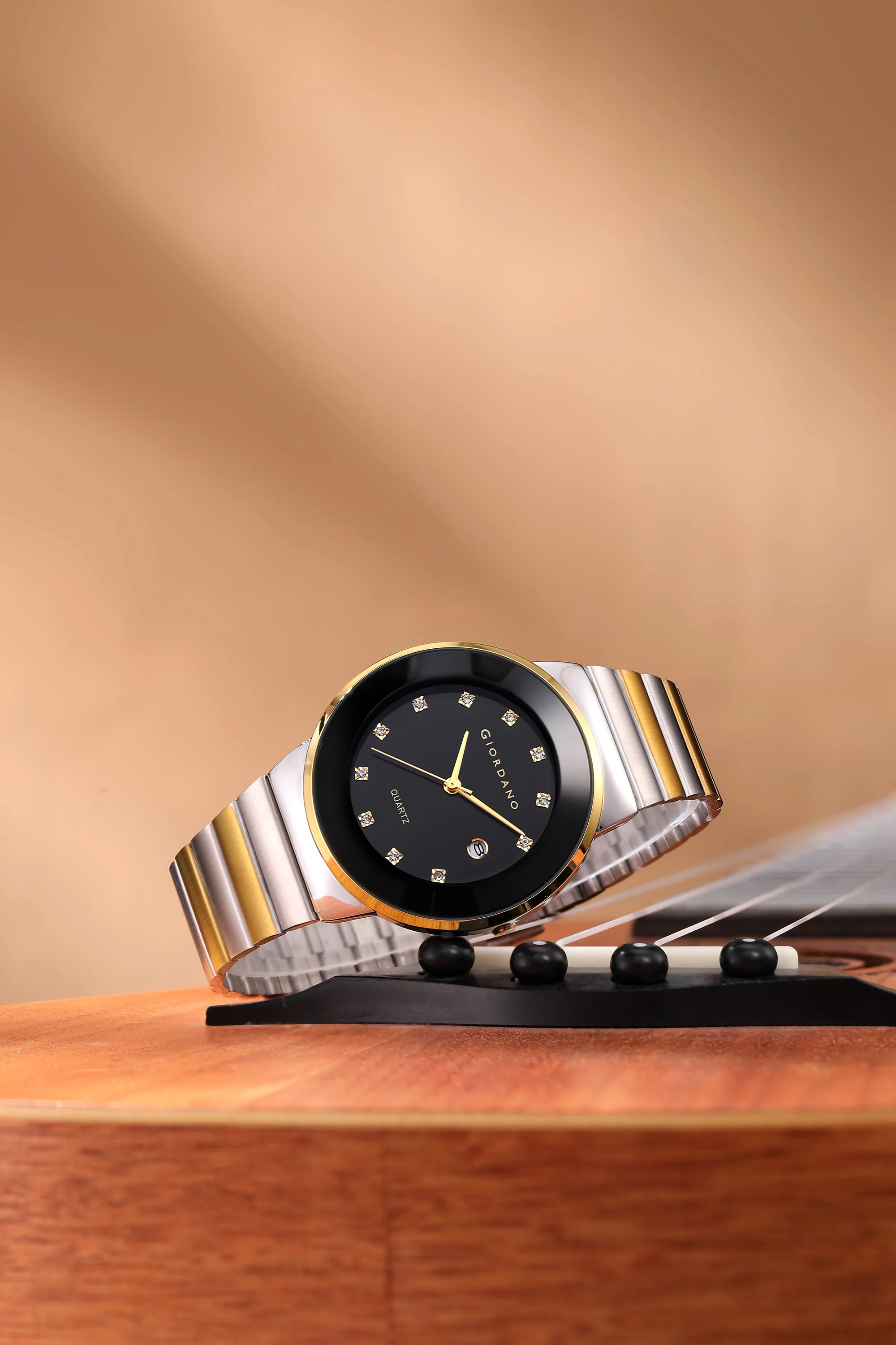 Giordano Analog Quartz Watch for Men with Round Black Dial, Crystal Hour Markers, Date Display, Metal Case, Silver & Gold Stainless Steel Strap and Water Resistant - GZ-50206-44 - Image 3