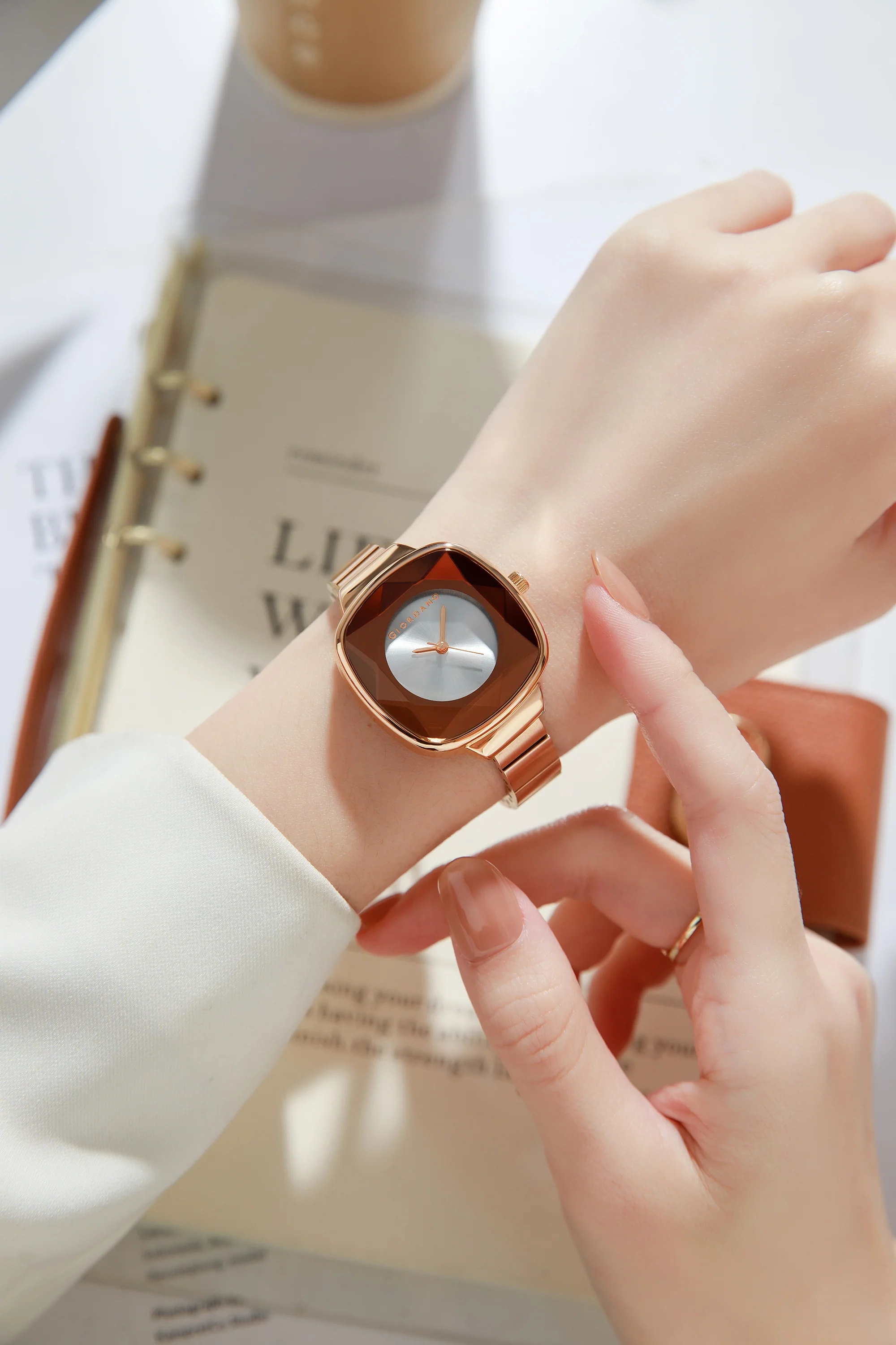 Giordano Analog Quartz Watch for Women with Cut Glass Dial, Rose Gold Hands, Minimalist Design and Matte Stainless Steel Strap GZ-60131-22 - Image 2