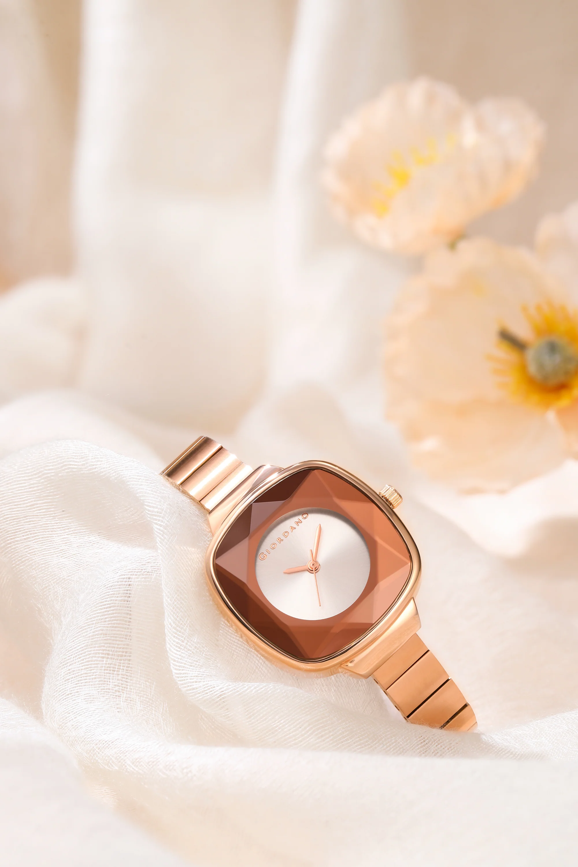Giordano Analog Quartz Watch for Women with Cut Glass Dial, Rose Gold Hands, Minimalist Design and Matte Stainless Steel Strap GZ-60131-22 - Image 3