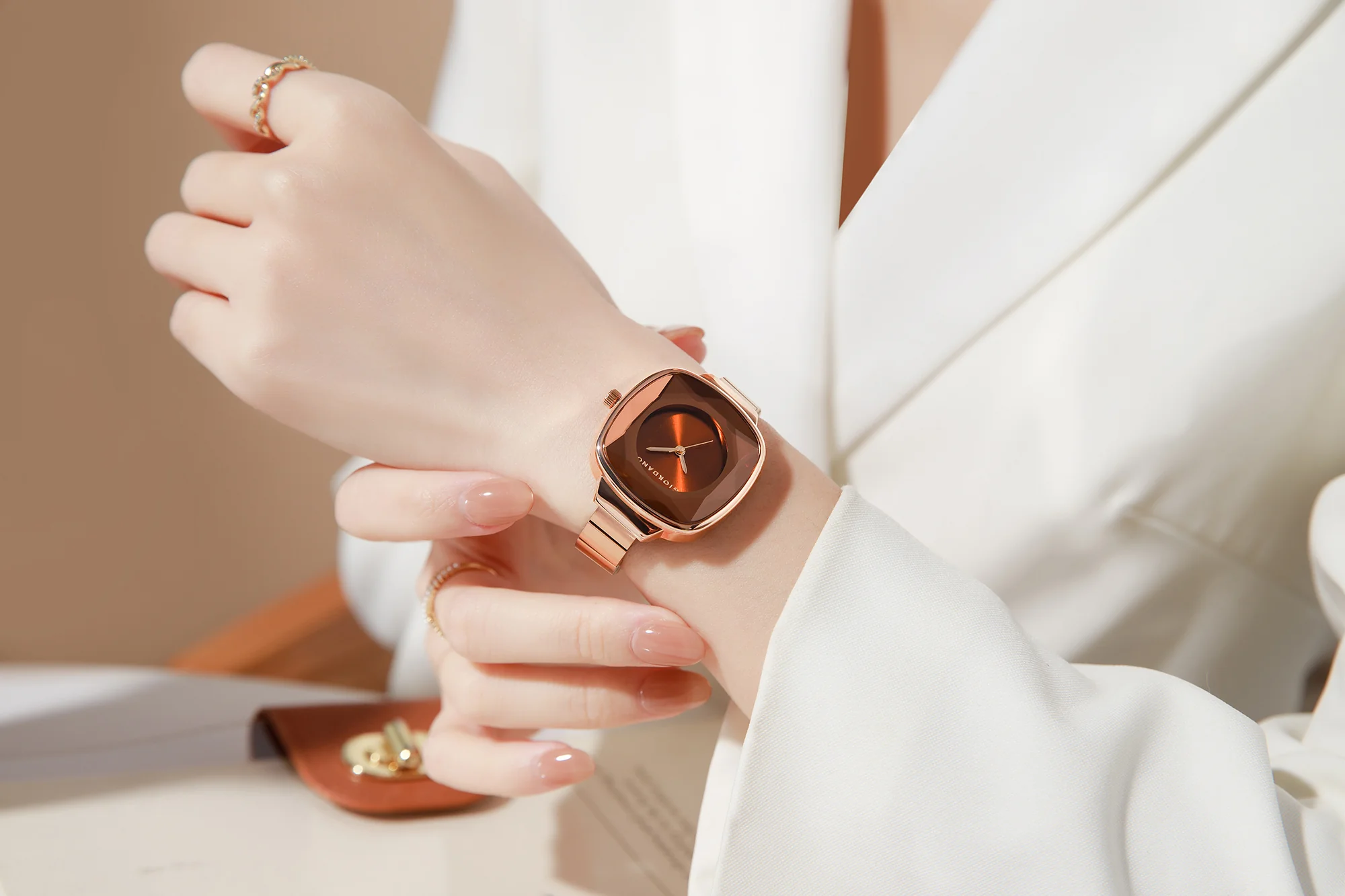 Giordano Analog Quartz Watch for Women with Cut Glass Dial, Rose Gold Hands, Minimalist Design and Matte Stainless Steel Strap GZ-60131-33 - Image 2
