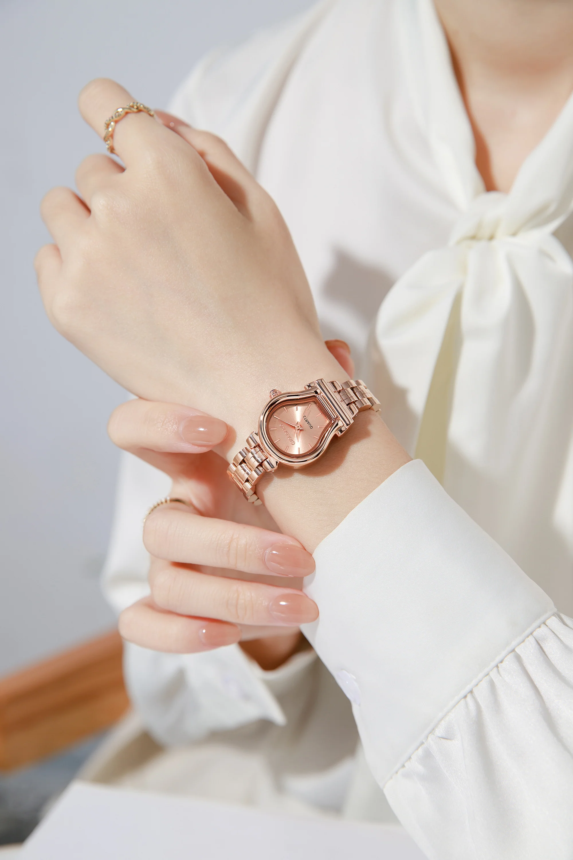 Giordano Analog Quartz Watch for Women with Oval Rose Gold Dial, Water Drop Shaped Case, Blue Crown, Rose Gold Stainless Steel Strap - GZ-60155-55 - Image 2