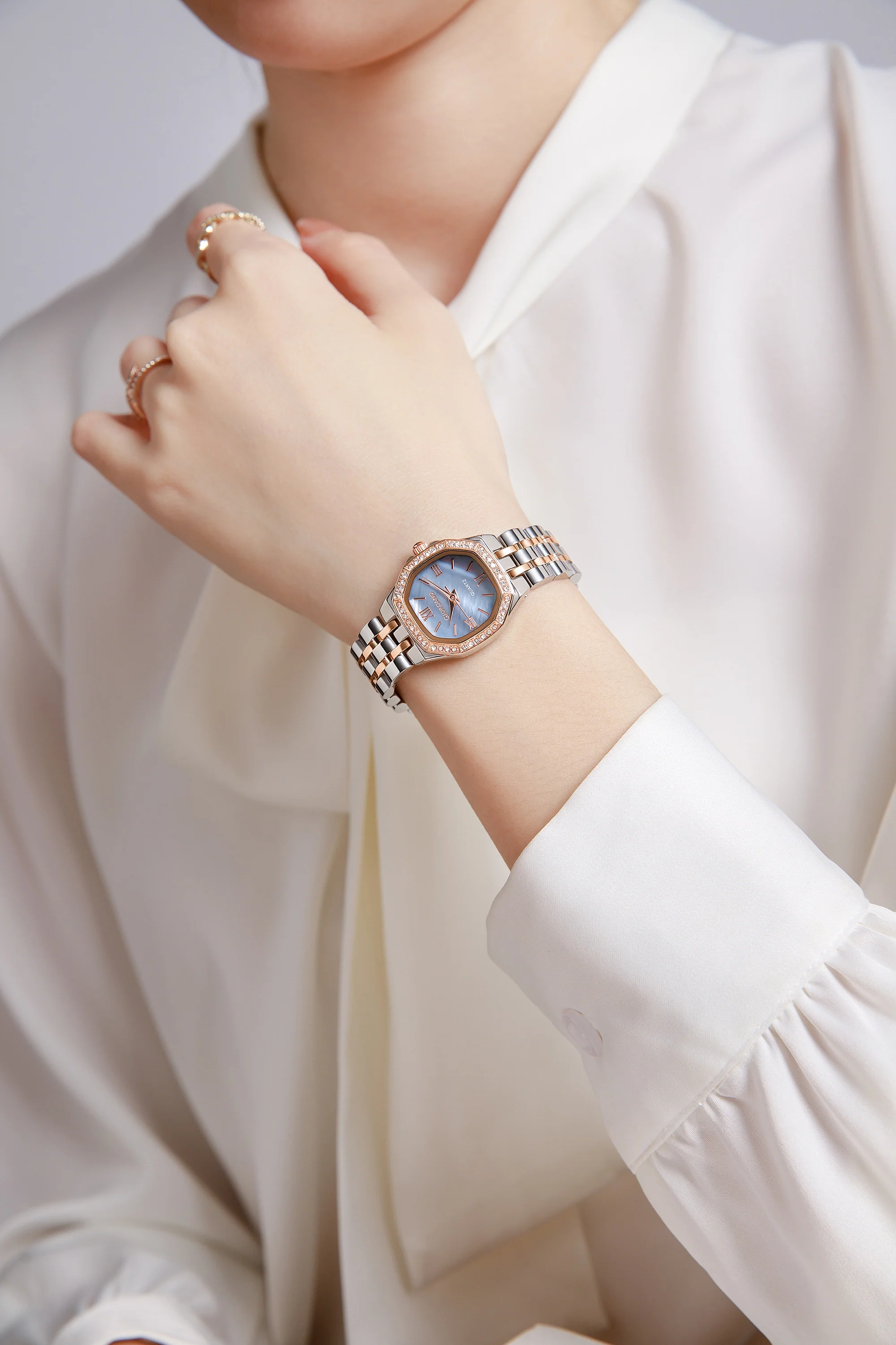 Giordano Analog Quartz Watch for Women with Round Blue Dial, Crystal Studded Bezel, Roman Markers and Stainless Steel Strap - GZ-60162-55 - Image 2