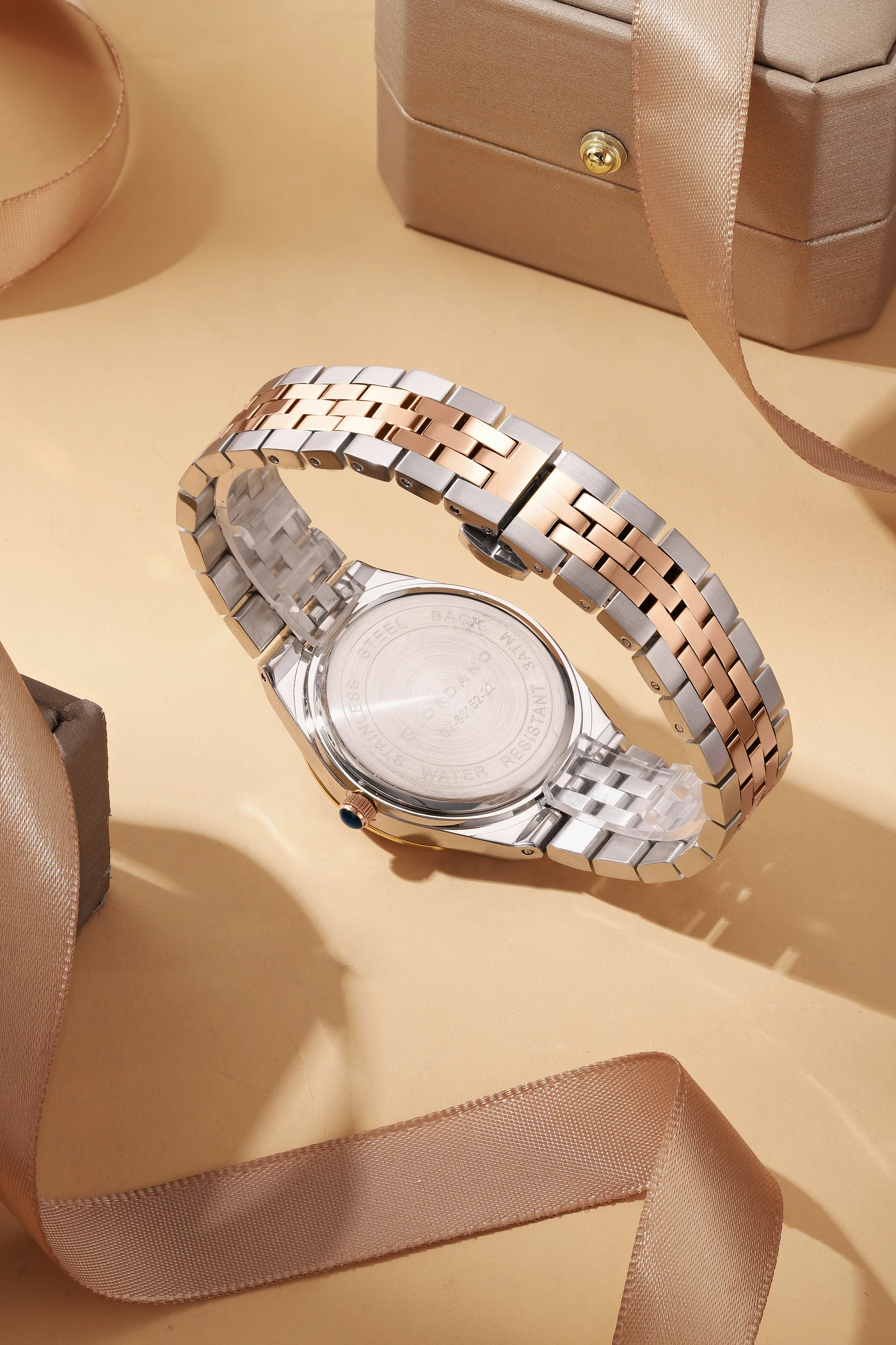 Giordano Analog Quartz Watch for Women with Round Rose Gold Dial, Crystal Studded Bezel, Date Function, Blue Crown, Silver and Rose Gold Stainless Steel Strap - GZ-60152-22 - Image 4