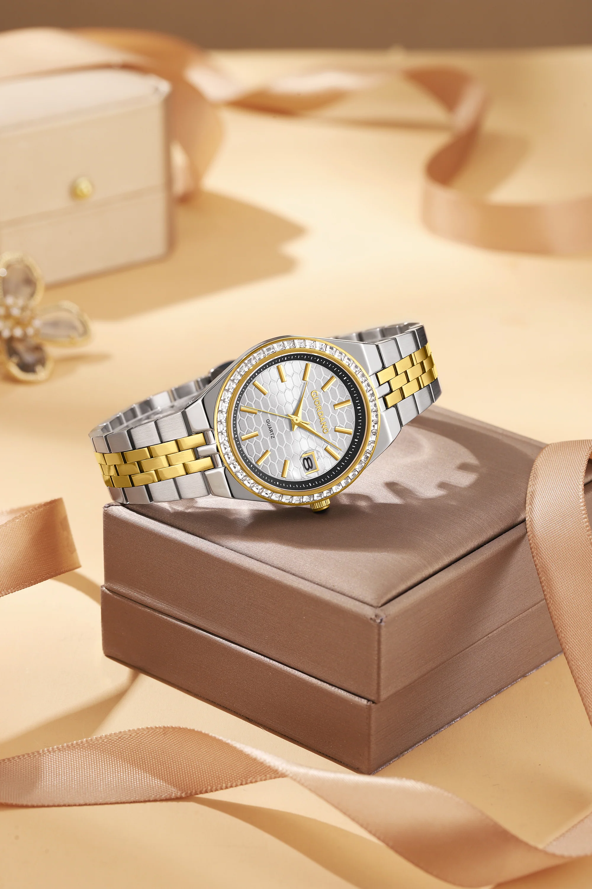 Giordano Analog Quartz Watch for Women with Round White Dial, Crystal Studded Bezel, Date Function, Blue Crown, Silver and Gold Stainless Steel Strap - GZ-60152-11 - Image 3