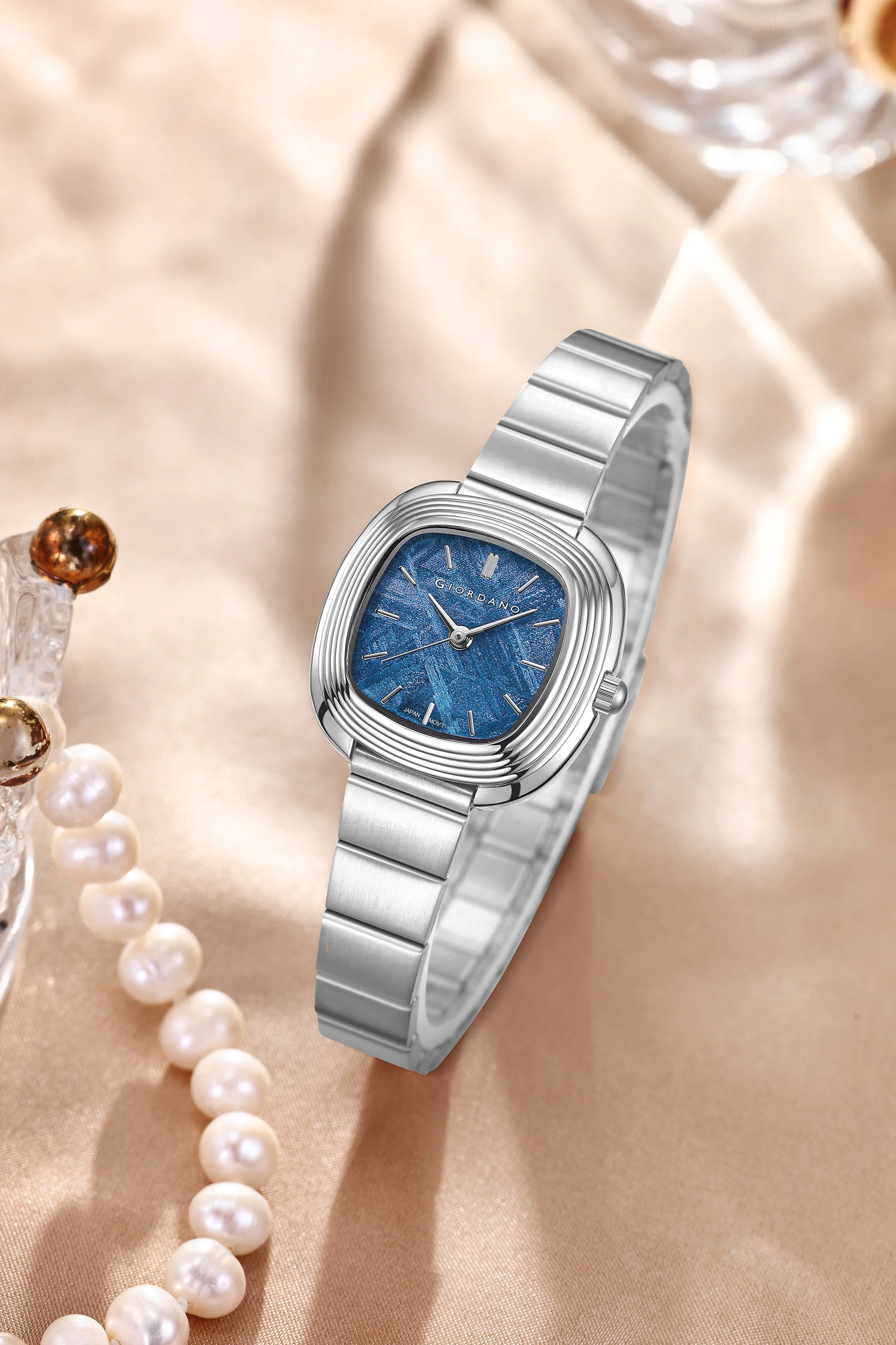 Giordano Analog Quartz Watch for Women with SquareTextured Dial, Cushion Layered Bezel Design and Stainless Steel Strap - GZ-60147-11 - Image 3