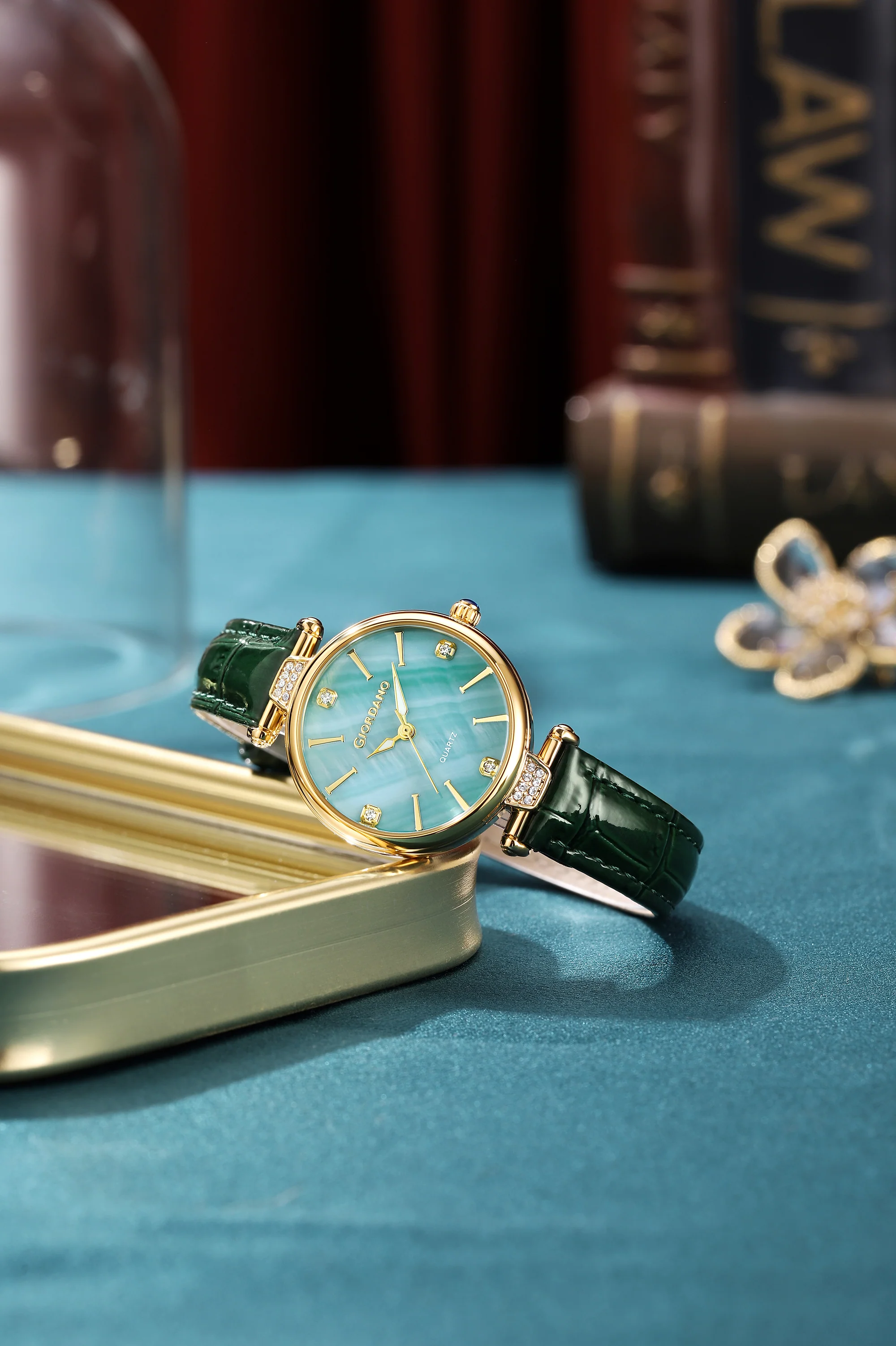 Giordano Analog Quartz Watch for Women with sunray Round Green Dial, Blue Crown, Luminos hands and Crystal hour markers, Silver Leather Strap - GZ-60161-03 - Image 3