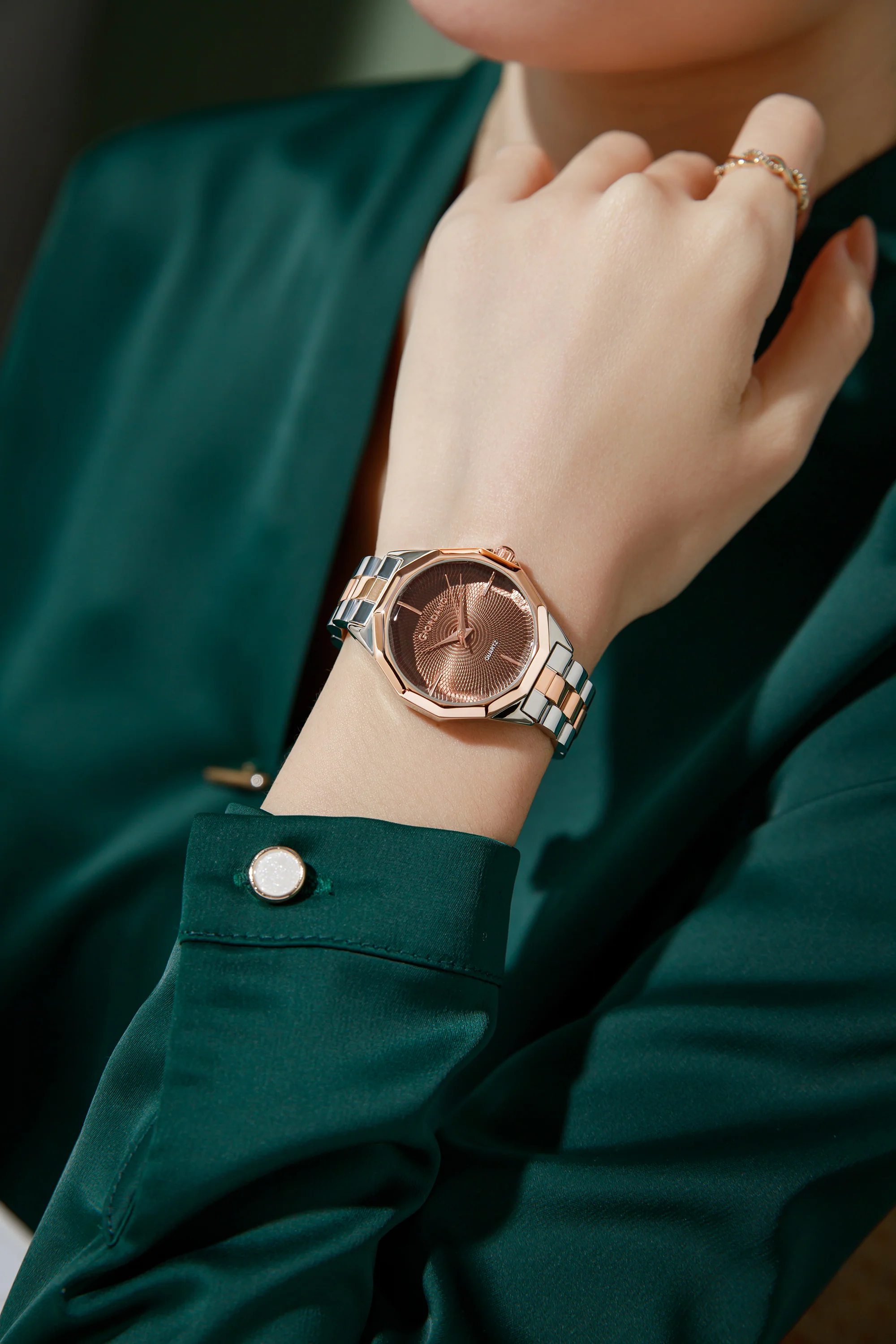 Giordano Analog Quartz Watch for Women with Textured Round Brown Dial, Square Case, Blue Crown, Silver and Rose Gold Stainless Steel Strap - GZ-60158-11 - Image 2