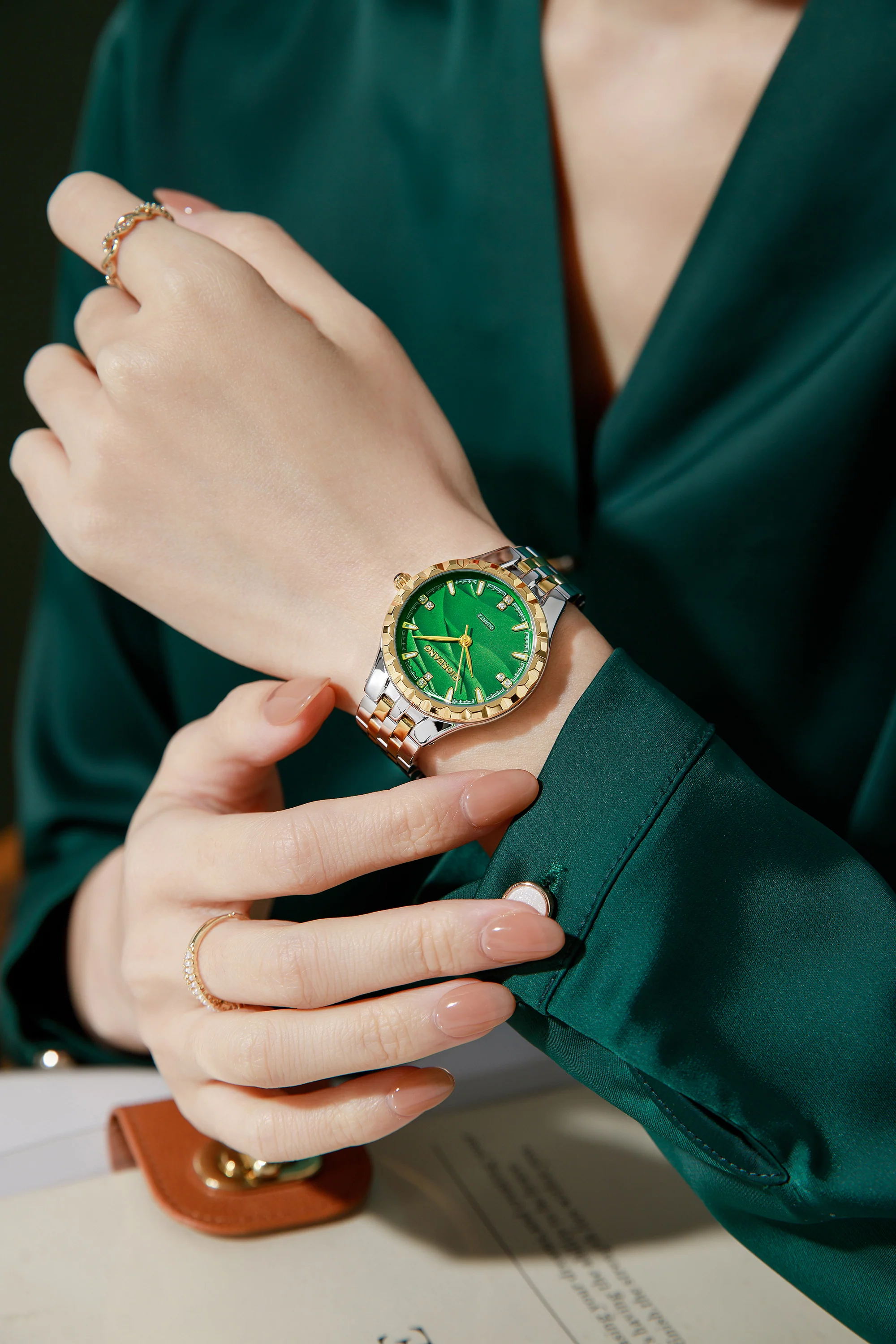 Giordano Analog Quartz Watch for Women with Textured Round Green Dial, Luminous Hands and Markers, Silver and Gold Stainless Steel Strap - GZ-60164-33 - Image 2