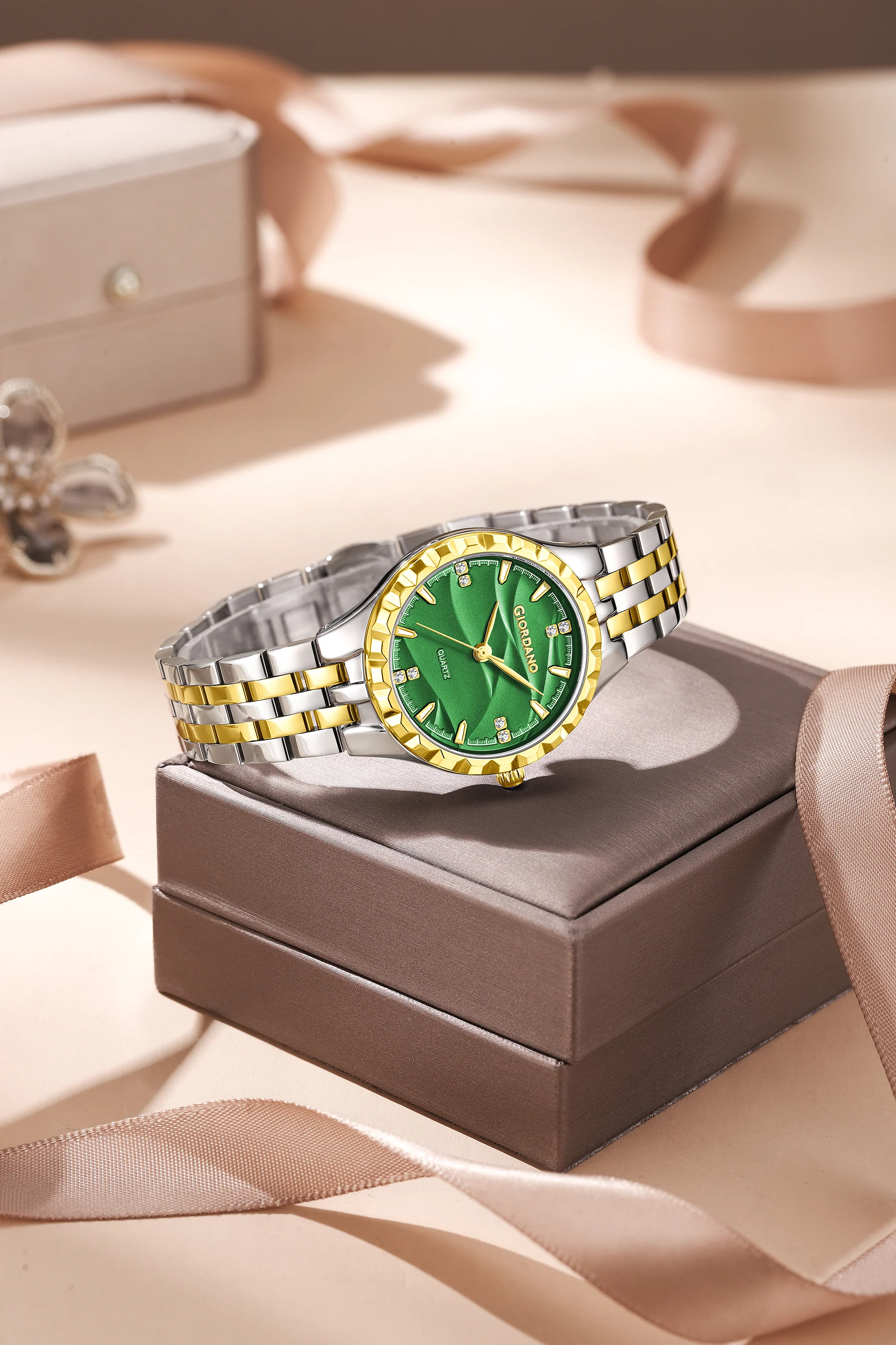 Giordano Analog Quartz Watch for Women with Textured Round Green Dial, Luminous Hands and Markers, Silver and Gold Stainless Steel Strap - GZ-60164-33 - Image 3