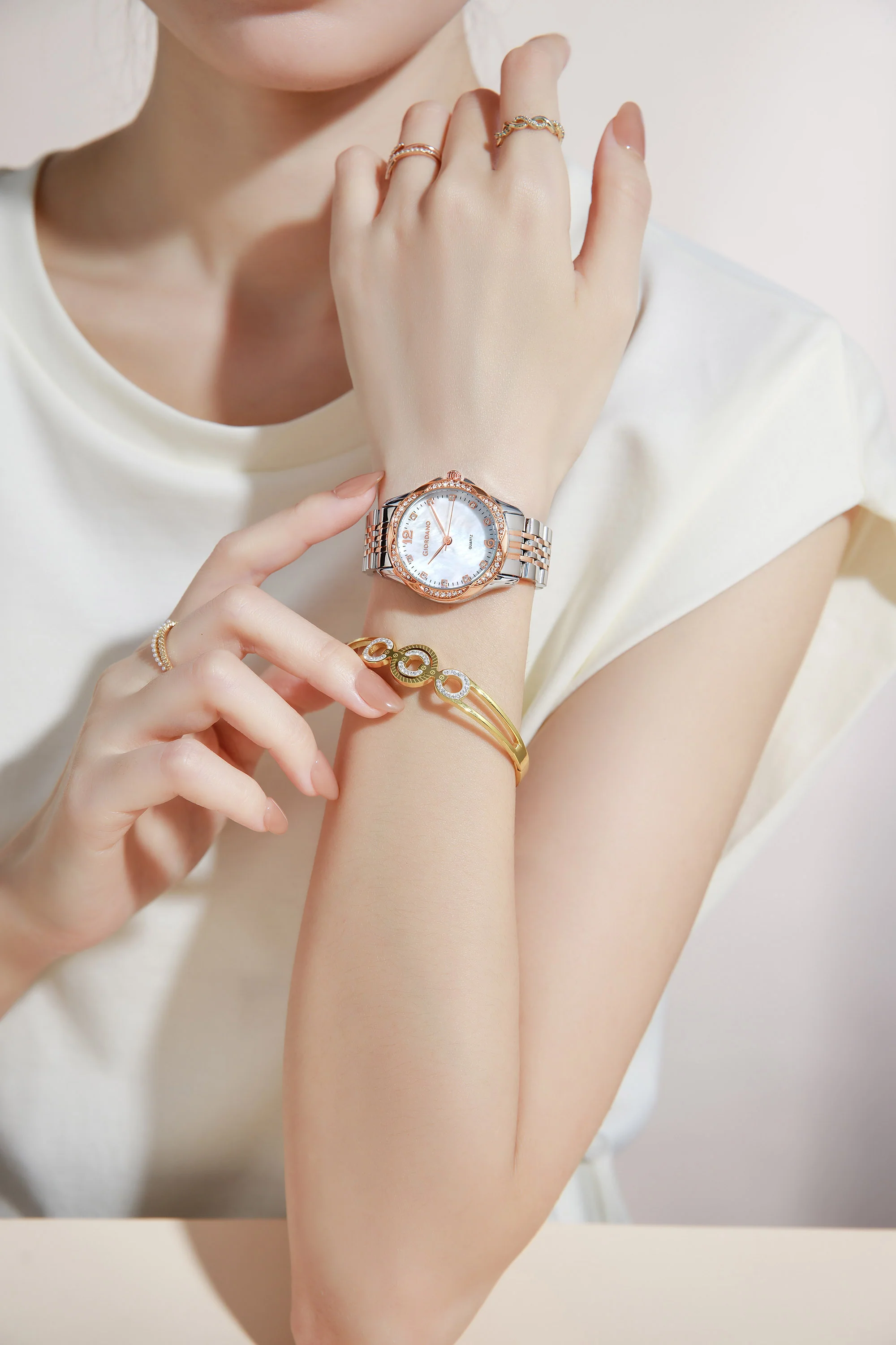 Giordano Analog Quartz Watch for Women with Textured Round White Dial, Flower shape case, Blue Crown, Crystal studded hour markers and bezel, Silver and Gold Stainless Steel Strap - GZ-60157-55 - Image 2