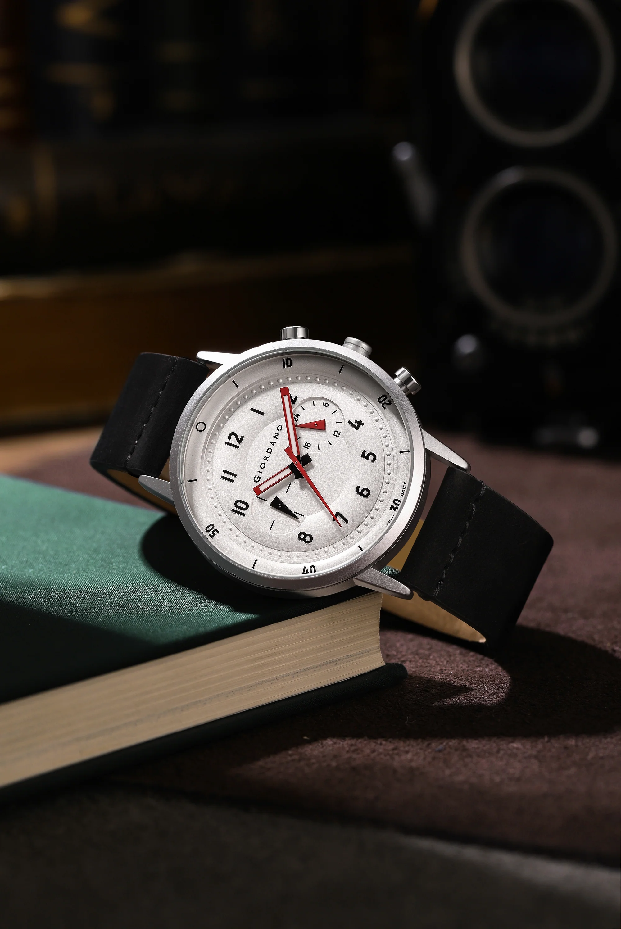 Giordano Analog Sporty Multi-Functional Watch for Men with Round Shape dial and Leather Strap | GZ-50088-02 - Image 4