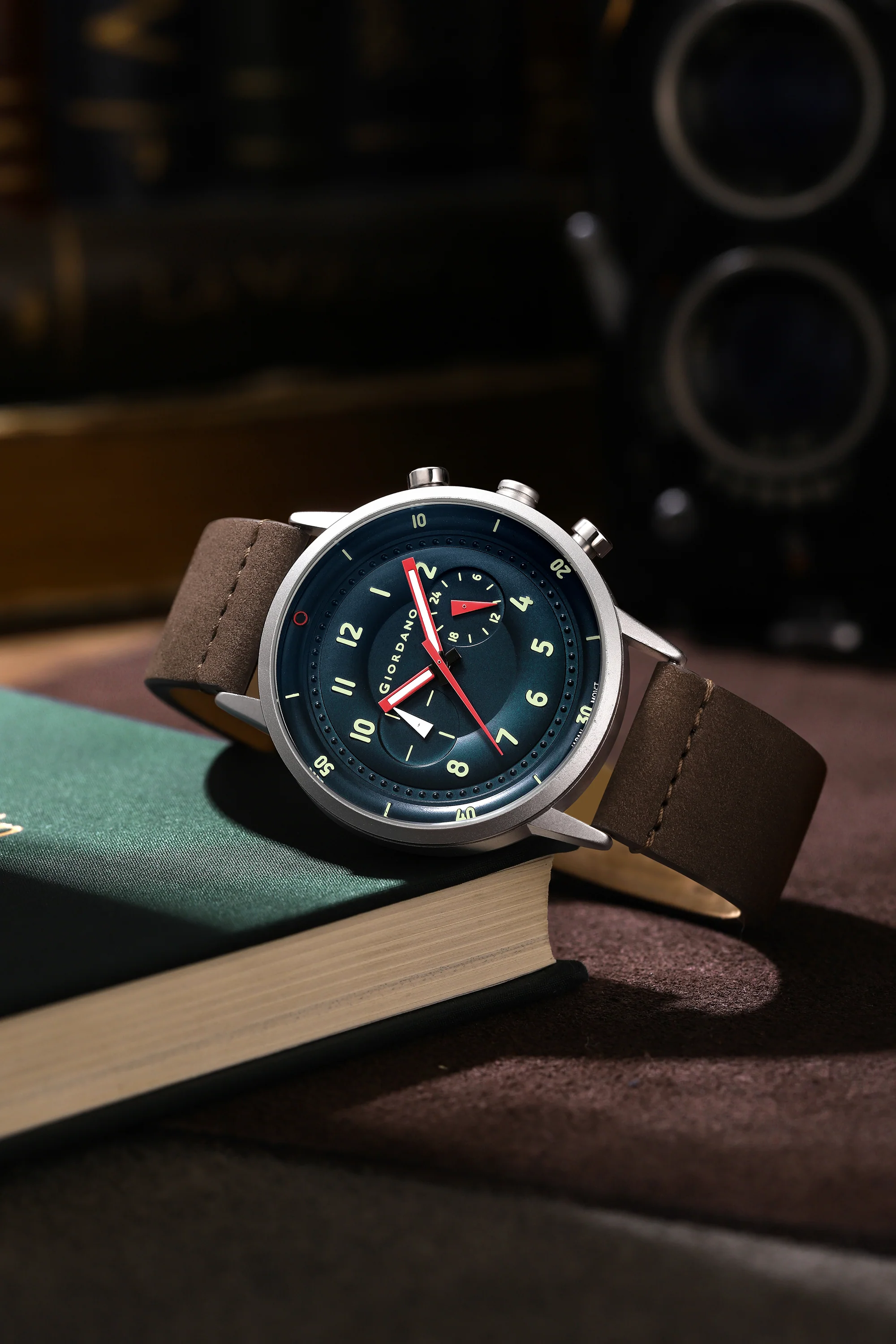Giordano Analog Sporty Multi-Functional Watch for Men with Round Shape dial and Leather Strap | GZ-50088-03 - Image 3