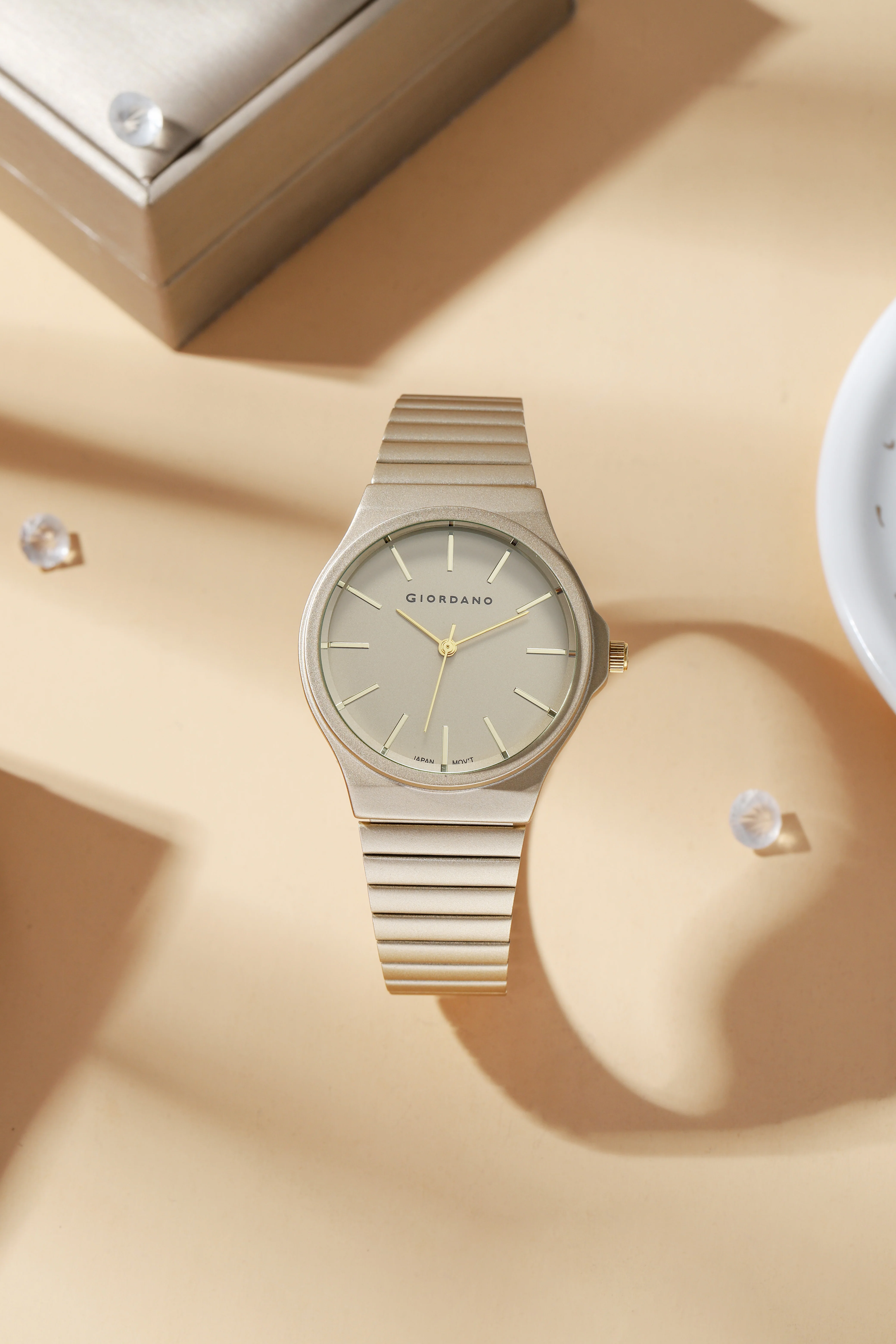 Giordano Analog Stylish Watch for Women Water Resistant Fashion Watch Round Shape with 3 Hand Mechanism Wrist Watch for Girls & Ladies to Compliment Your Look/Ideal Gift for Female - GZ-60058-11 - Image 3