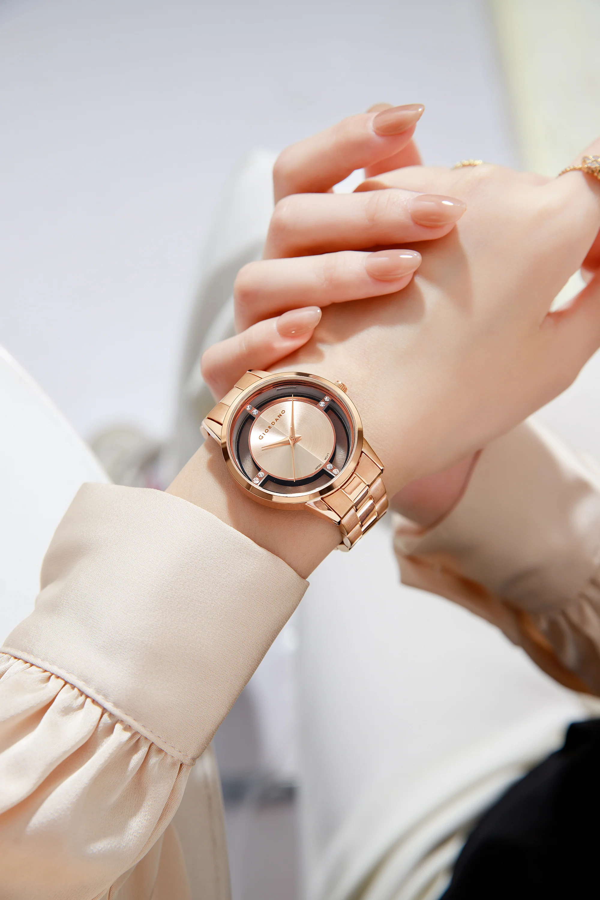 Giordano Analog Stylish Watch for Women Water Resistant Fashion Watch Round Shape with 3 Hand Mechanism Wrist Watch to Compliment Your Look/Ideal Gift for Female | GZ-60078-33 - Image 2