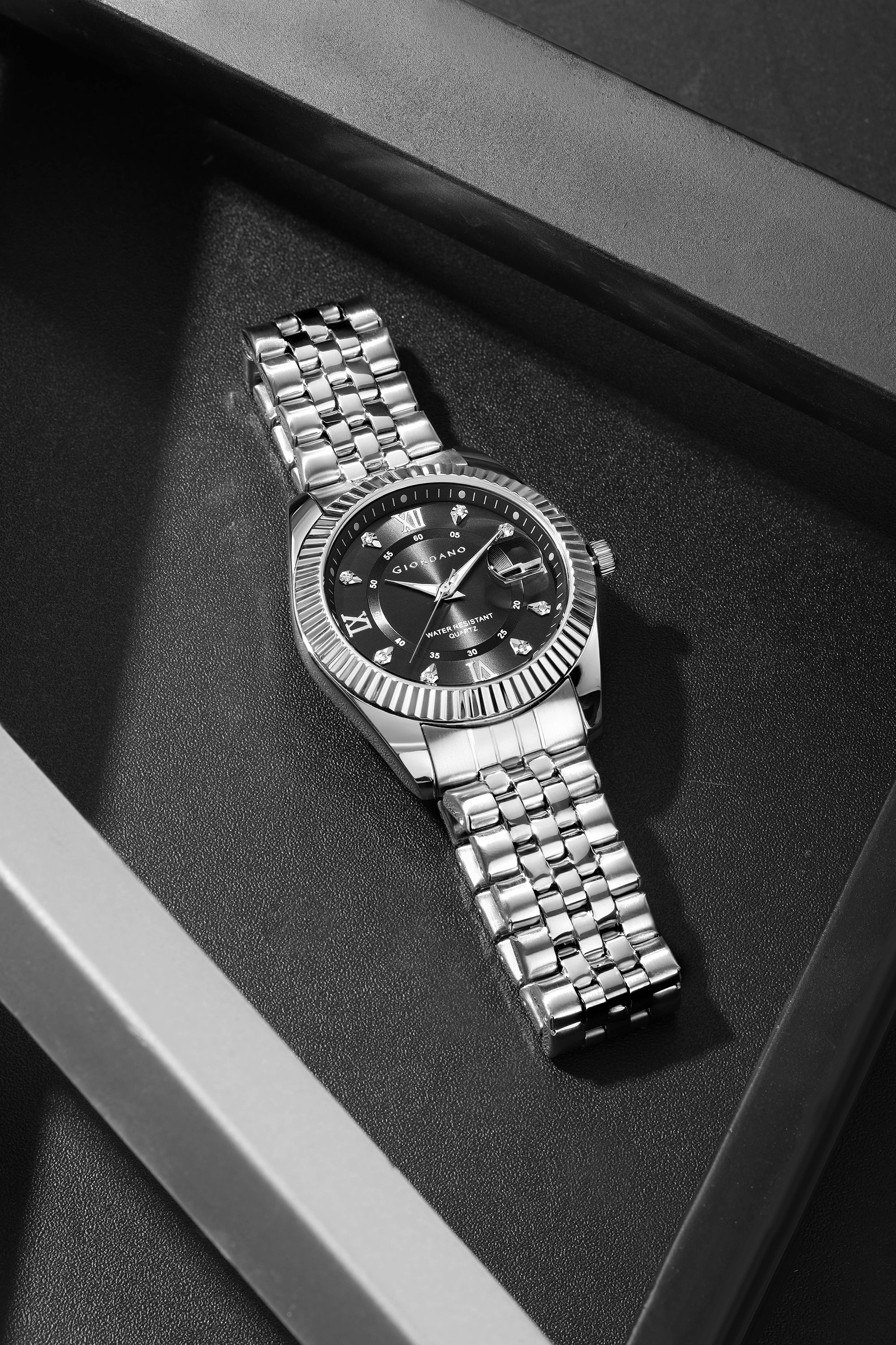 Giordano Analog Watch For Men - Dual-Tone Stainless Steel Strap, Crystal Indices And Fluted Bezel GZ-50139-11 - Image 3