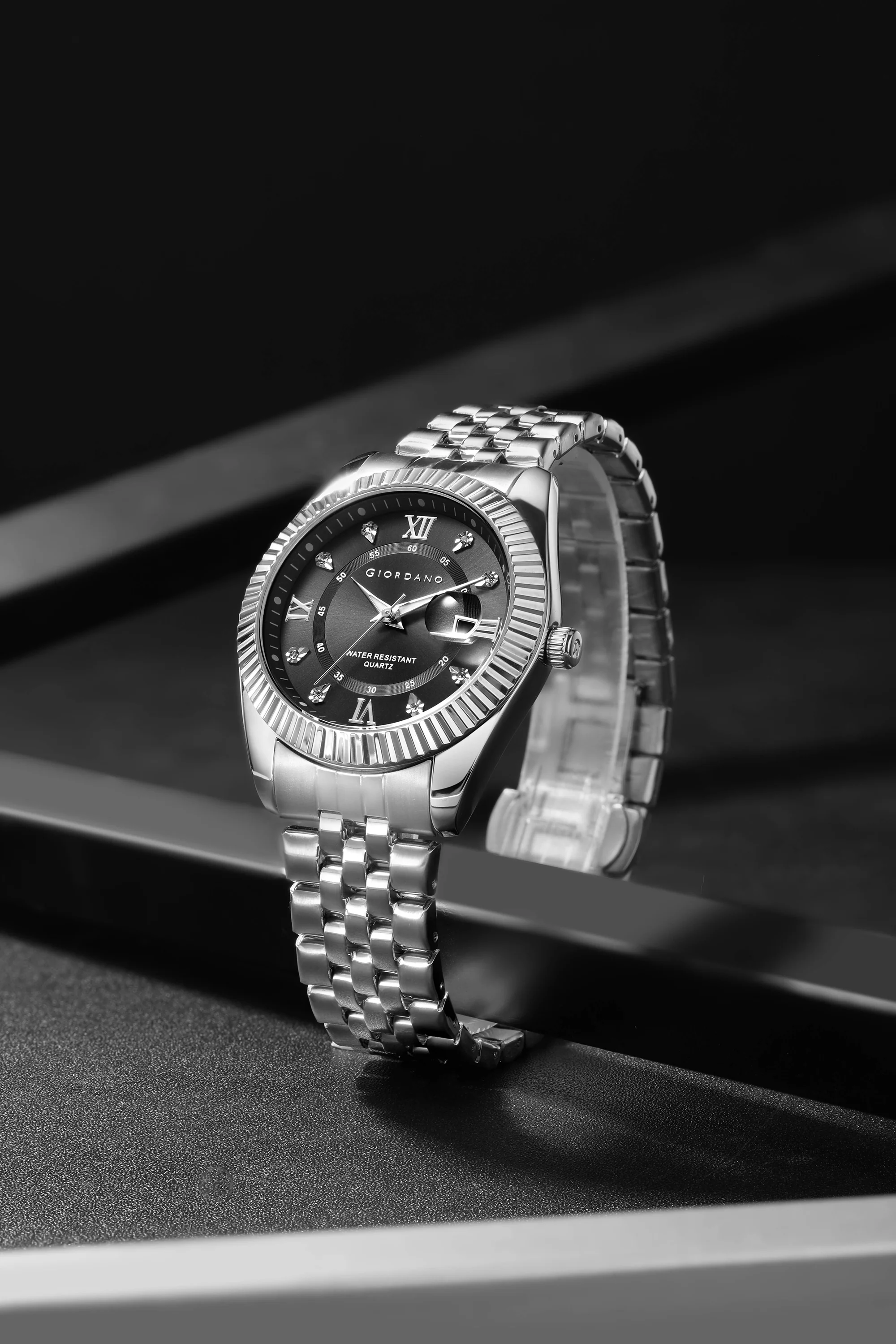 Giordano Analog Watch For Men - Dual-Tone Stainless Steel Strap, Crystal Indices And Fluted Bezel GZ-50139-11 - Image 4