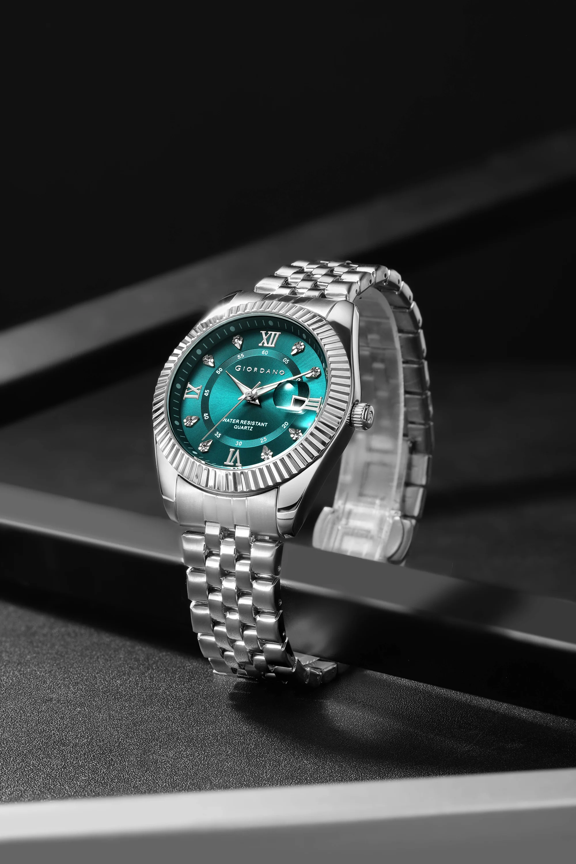 Giordano Analog Watch For Men - Dual-Tone Stainless Steel Strap, Crystal Indices And Fluted Bezel GZ-50139-22 - Image 5