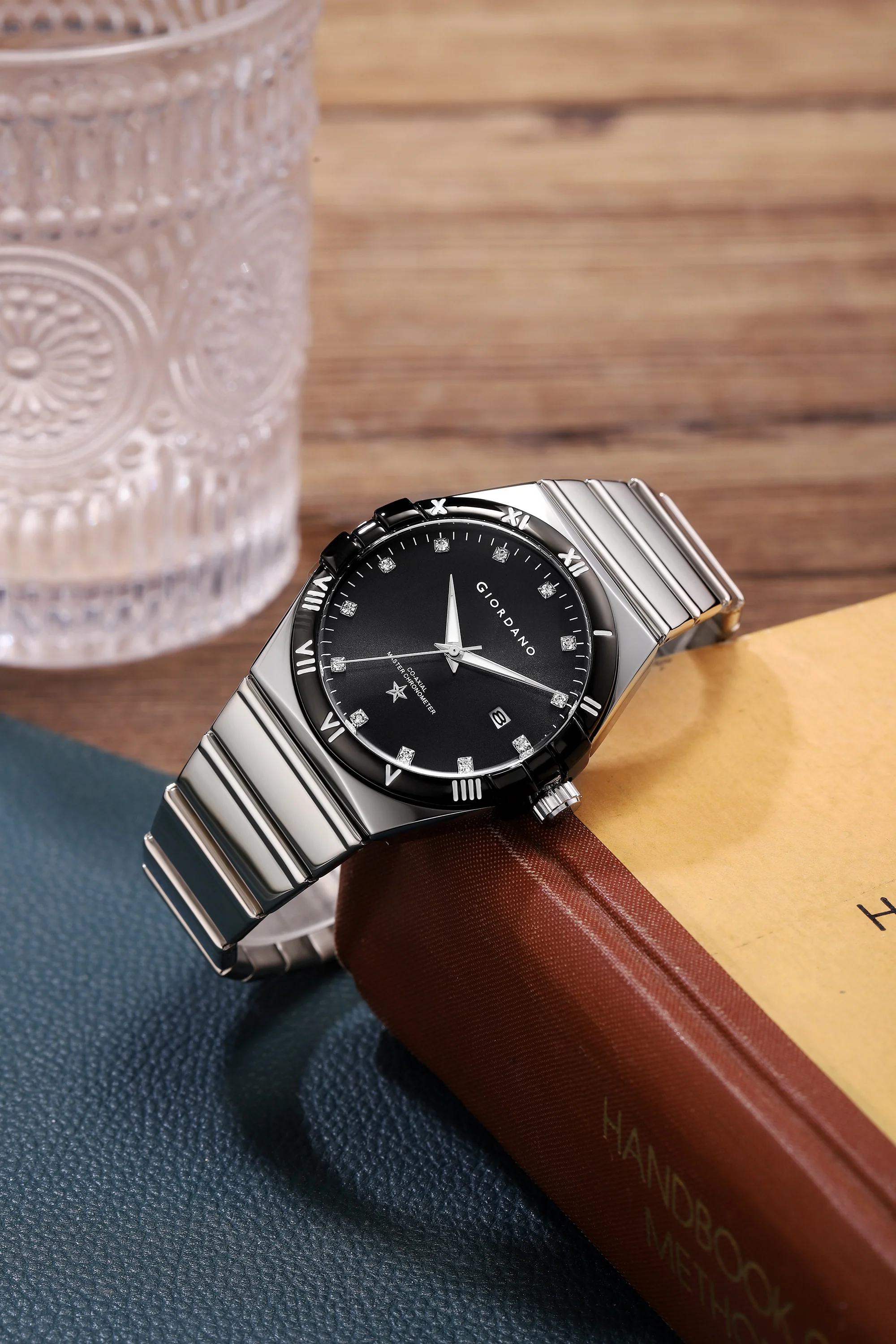 Giordano Analog Watch for Men Round Black Dial with Crystal Markers, Roman Bezel, Date Display & Stainless Steel Strap GZ-50220-11 - Image 3