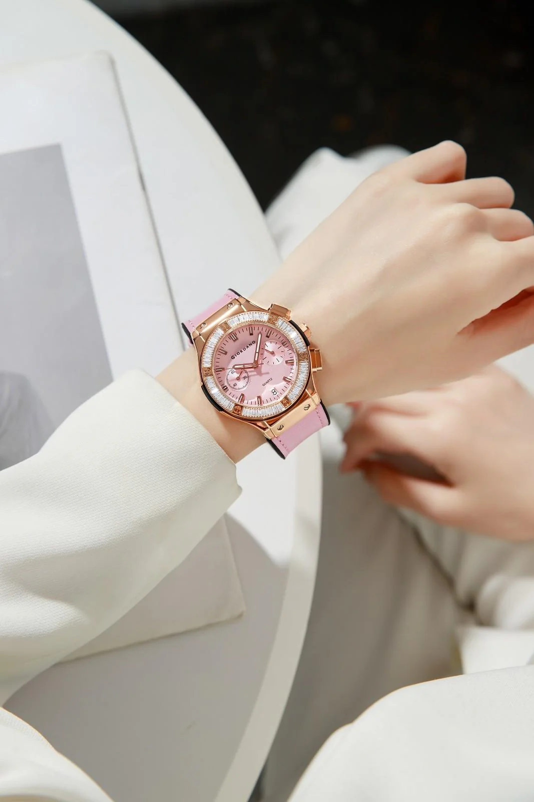 Giordano analog Watch for Women  – Round Dial,  Leather Strap, Crystal-Studded Bezel with Quartz Movement-GZ-60093-04 - Image 2