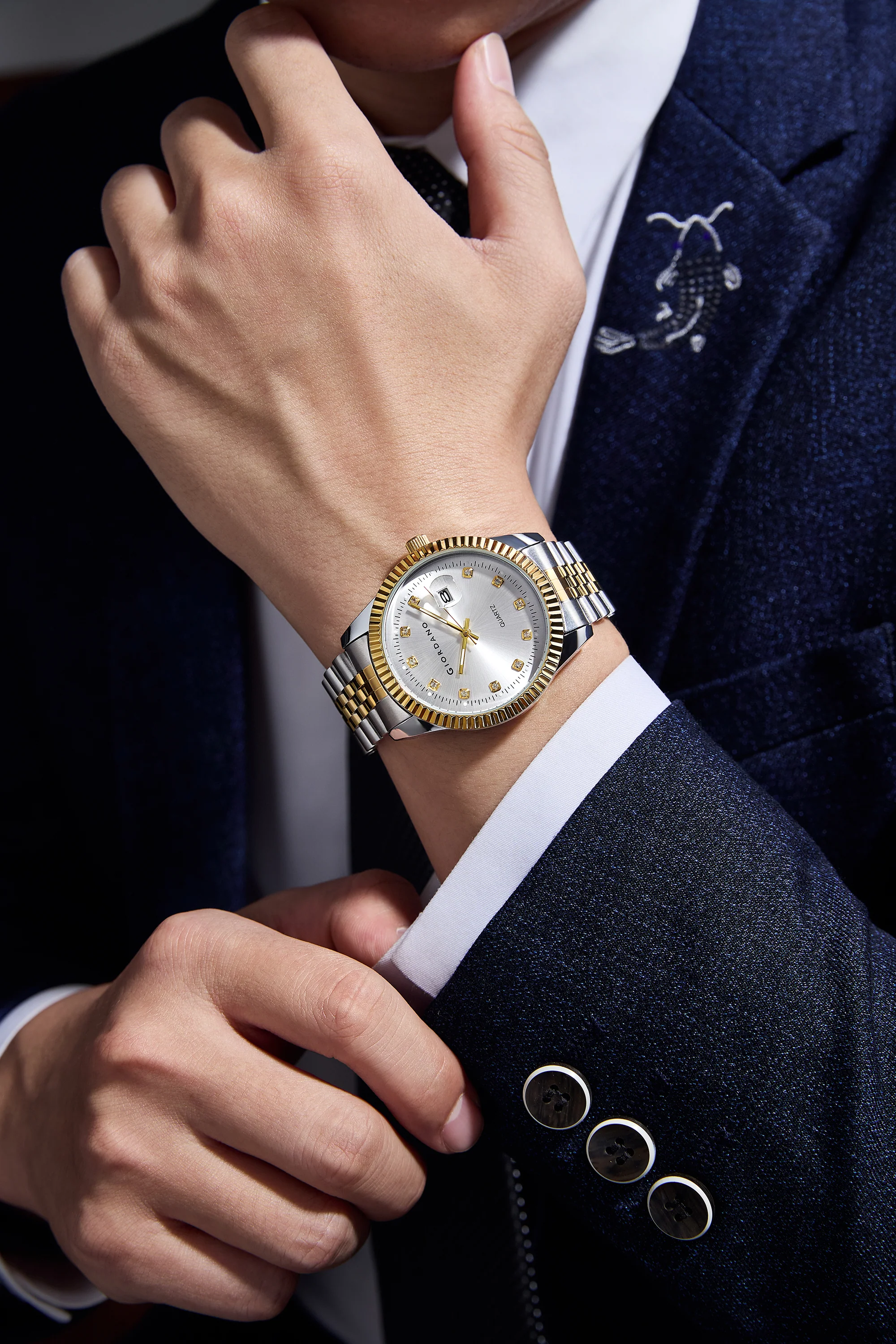 Giordano analog Watch for men with Dual-Tone Stainless Steel strap , Quartz Movement, Date Window, Diamond-Style Indices -GZ-50133-22 - Image 2