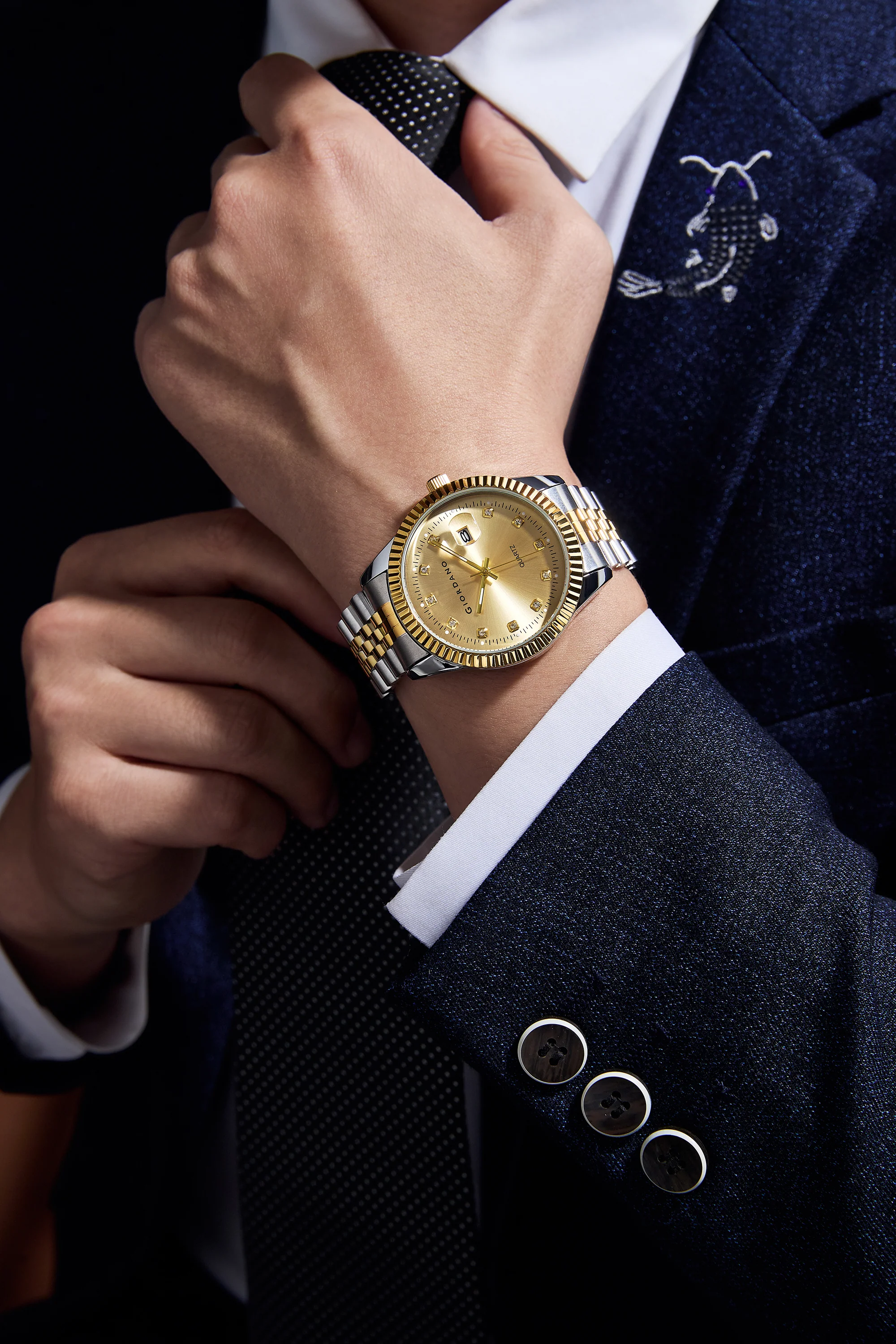 Giordano analog Watch for men with Dual-Tone Stainless Steel strap , Quartz Movement, Date Window, Diamond-Style Indices -GZ-50133-33 - Image 2