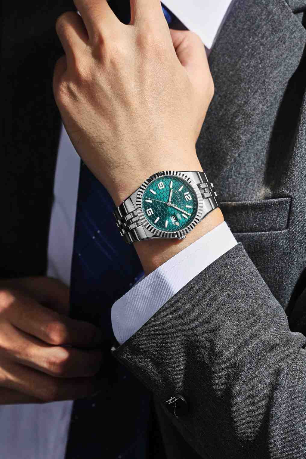 GIORDANO Analog Watch for Men with Honeycomb Dial, Fluted Bezel, Stainless Steel Strap, Date Window & Luminous Hour Markers - GZ-50172-11 - Image 2