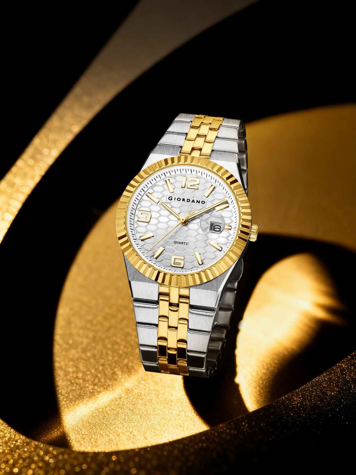 GIORDANO Analog Watch for Men with Honeycomb Dial, Fluted Bezel, Stainless Steel Strap, Date Window & Luminous Hour Markers - GZ-50172-22 - Image 3