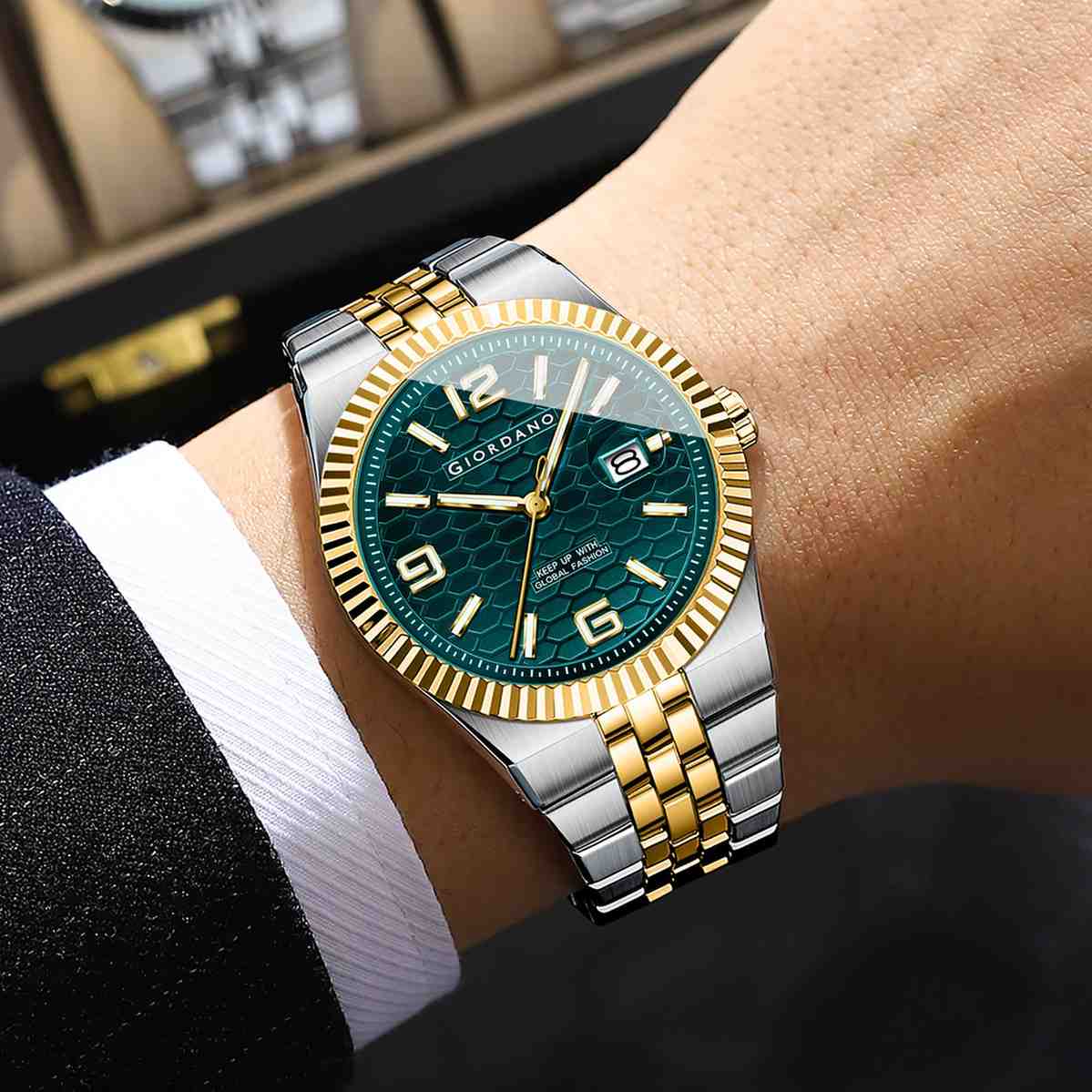 GIORDANO Analog Watch for Men with Honeycomb Dial, Fluted Bezel, Stainless Steel Strap, Date Window & Luminous Hour Markers - GZ-50172-33 - Image 2