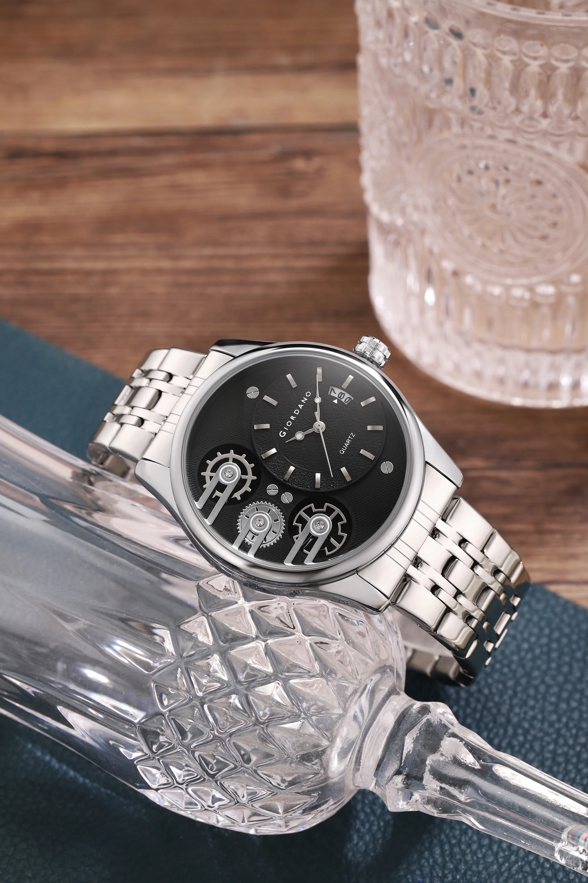 Giordano Analog Watch for Men with Round Black Dial, Gear-Inspired Design, Date Display & Stainless Steel Strap GZ-50222-11 - Image 3