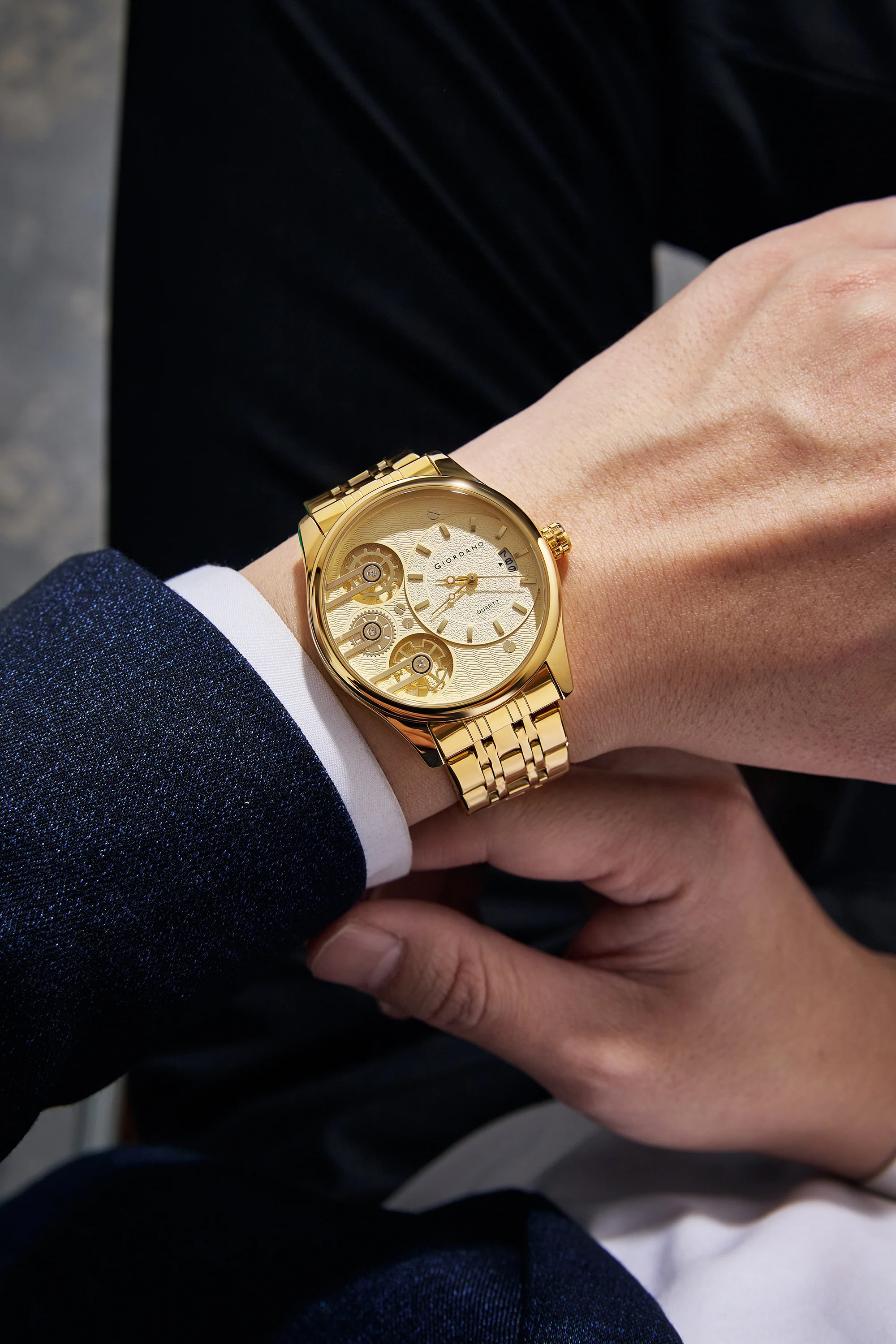 Giordano Analog Watch for Men with Round Gold Dial, Gear-Inspired Design, Date Display & Stainless Steel Strap GZ-50222-44 - Image 2