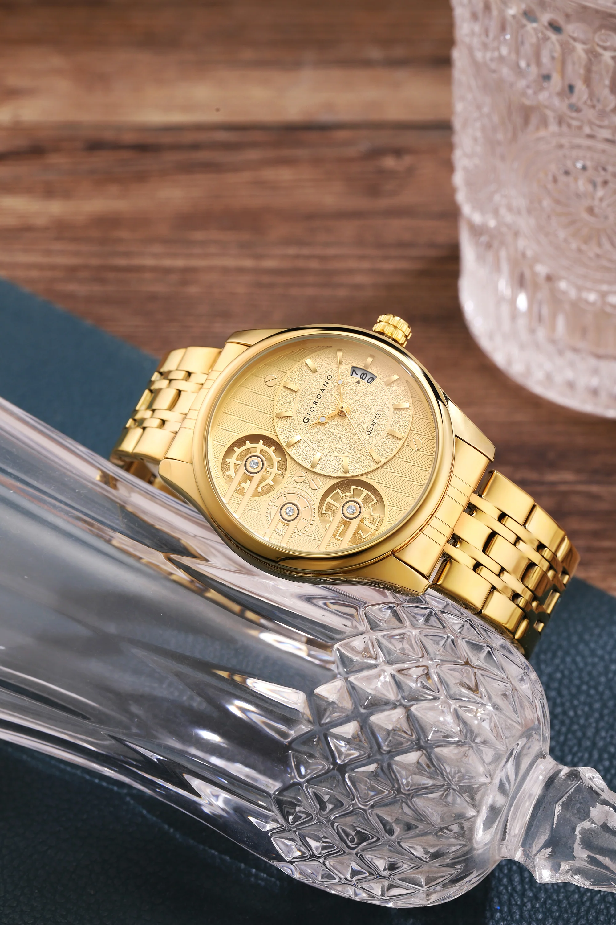 Giordano Analog Watch for Men with Round Gold Dial, Gear-Inspired Design, Date Display & Stainless Steel Strap GZ-50222-44 - Image 3