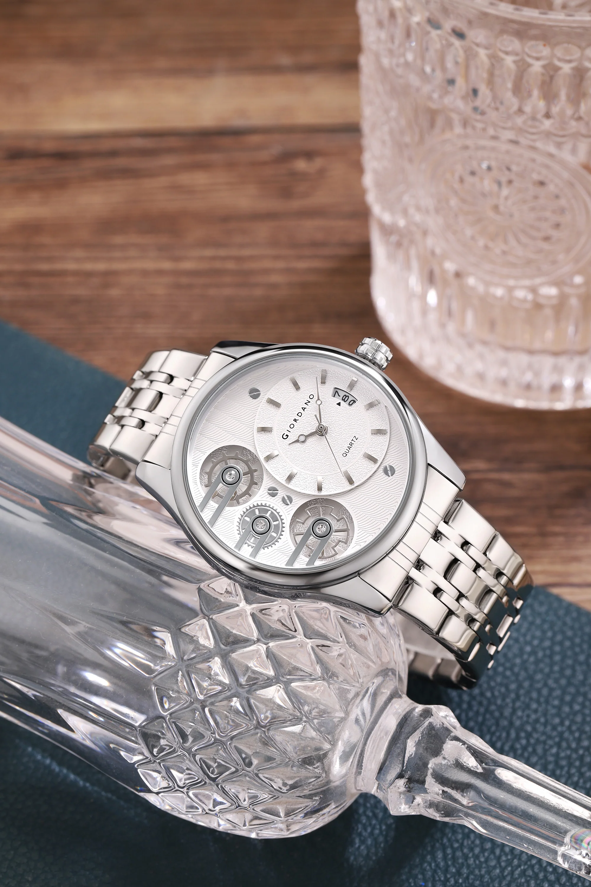 Giordano Analog Watch for Men with Round White Dial, Gear-Inspired Design, Date Display & Stainless Steel Strap GZ-50222-22 - Image 3