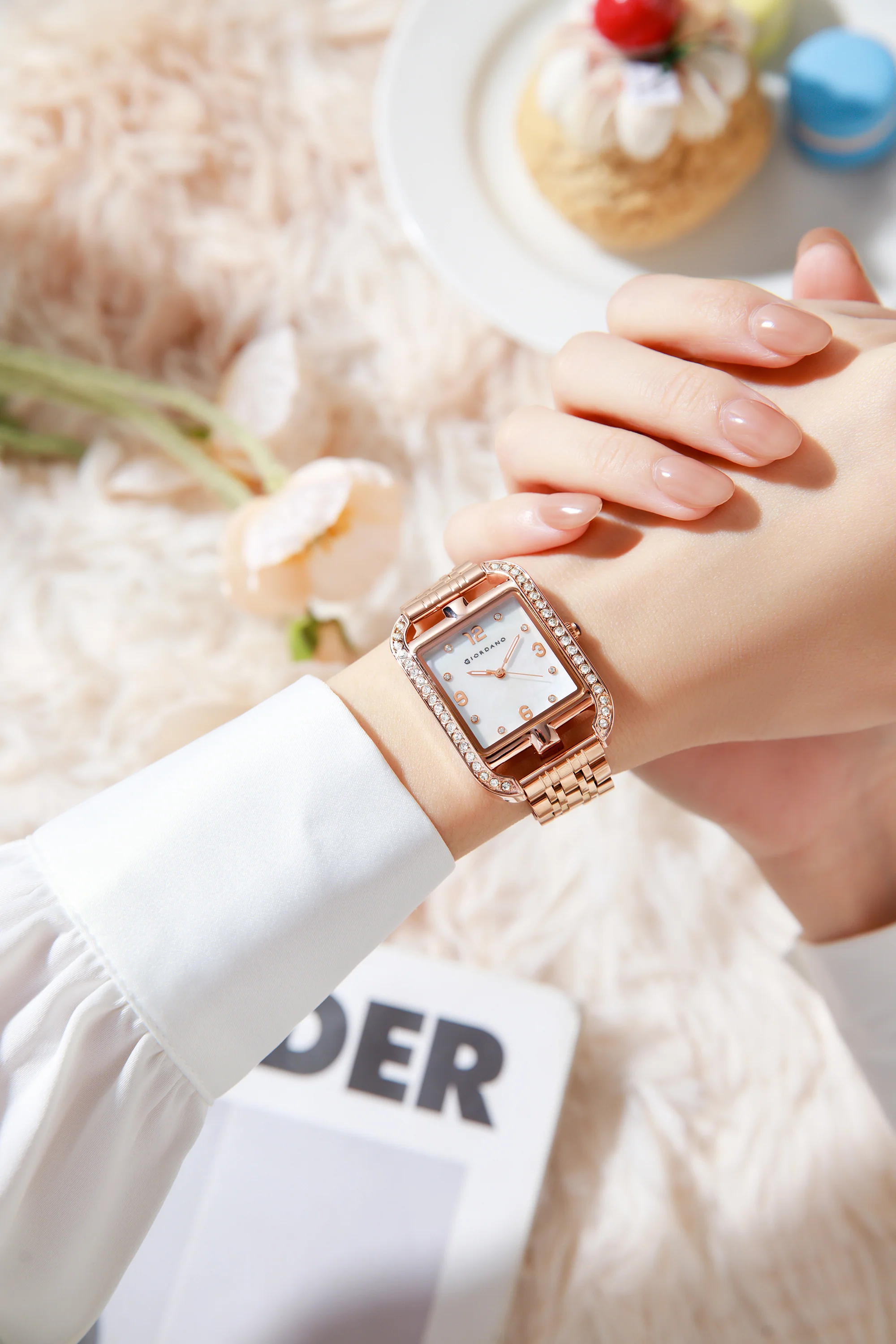 Giordano Analog Watch for Women– Stylish Dial with Crystal Accents, Metal Strap, Quartz Movement – Elegant Accessory for Special Occasions | GZ-60108-22 - Image 2
