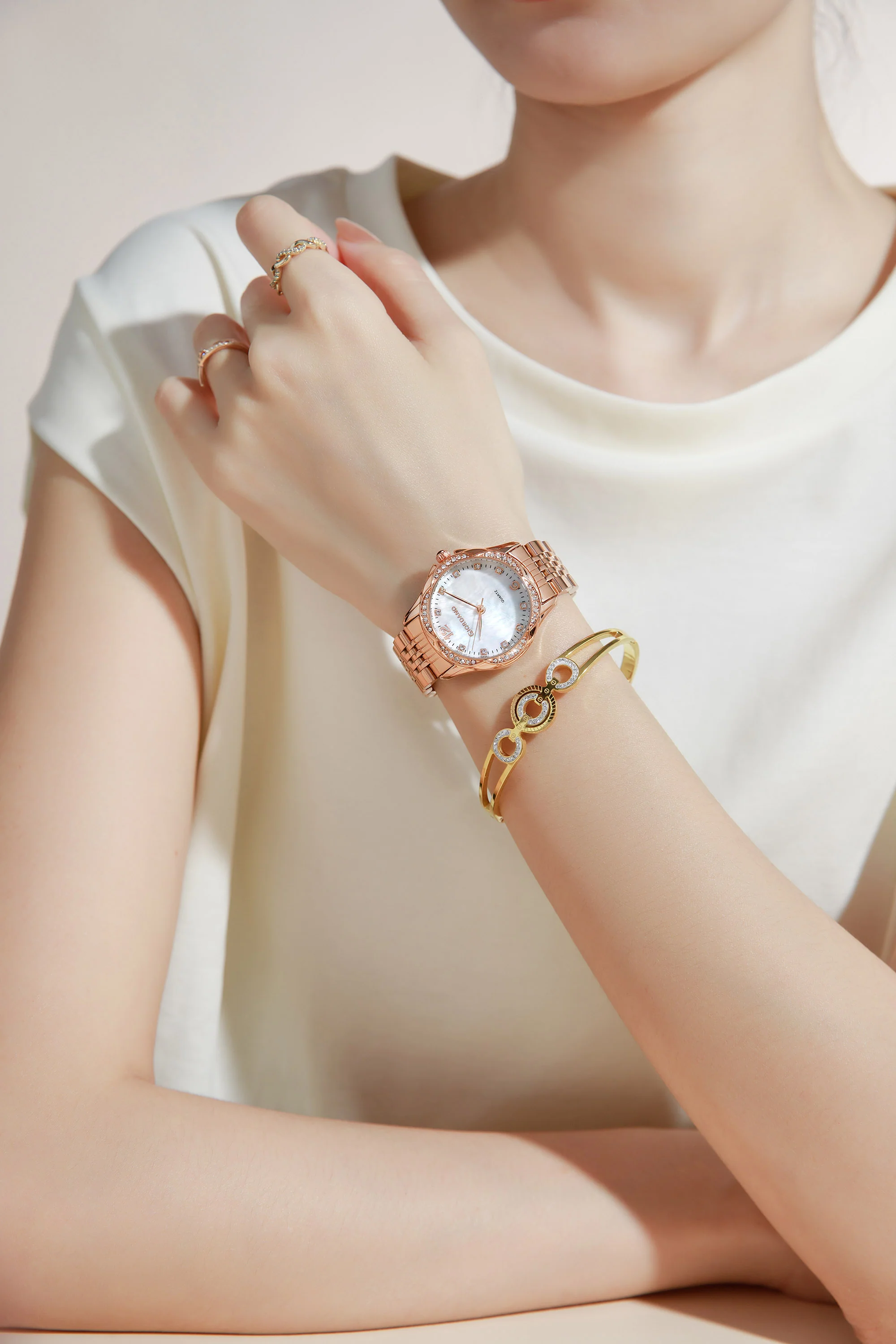 Giordano Analog Watch for Women with Bangle Gift Set - Round Diamond-Style Crystal Dial, Quartz Movement and Rose Gold Stainless Steel Strap - GZ-60157-66 - Image 2