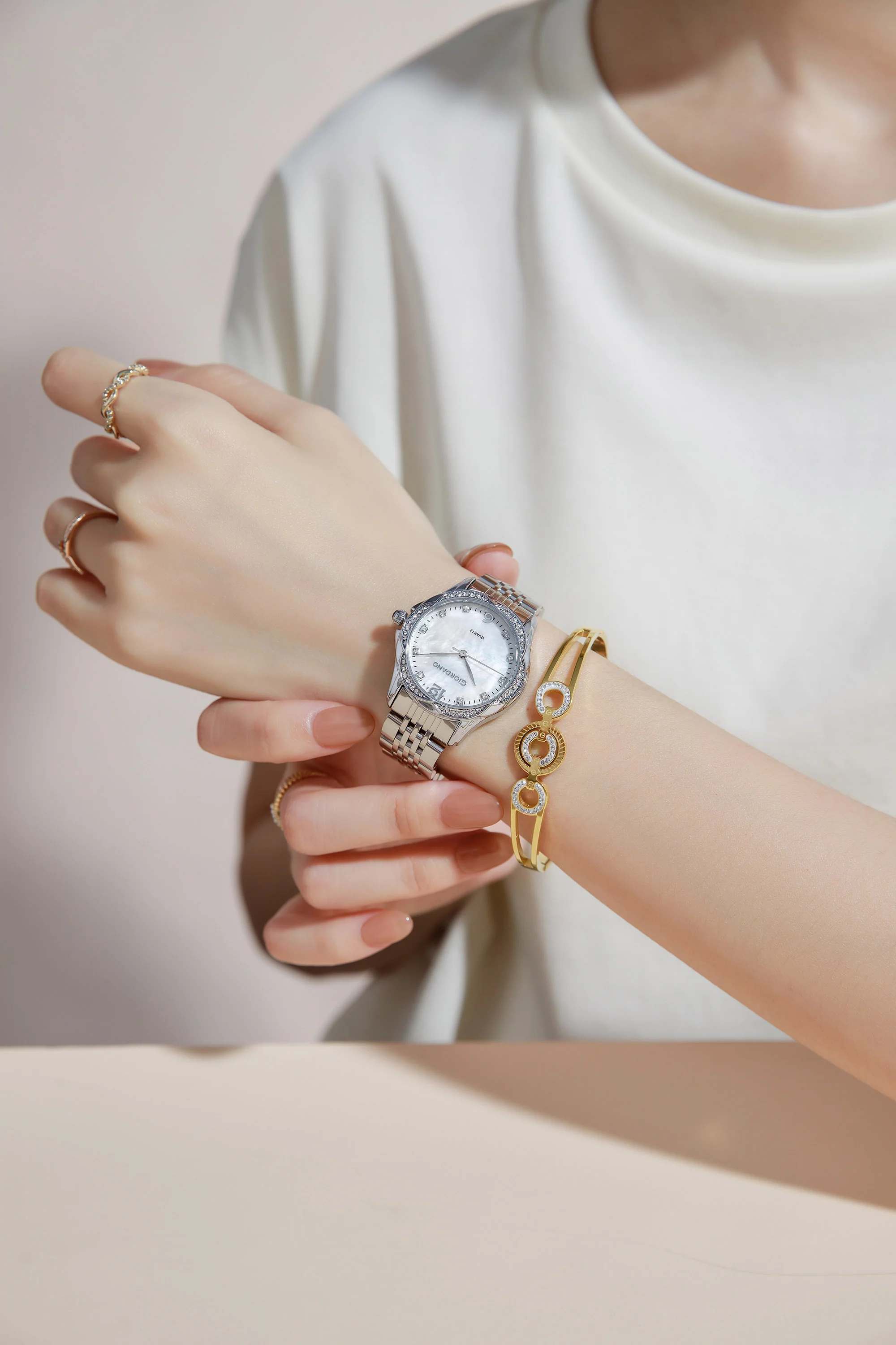 Giordano Analog Watch for Women with Bangle Gift Set - Round Diamond-Style Crystal Dial, Quartz Movement and Silver Stainless Steel Strap - GZ-60157-11 - Image 2