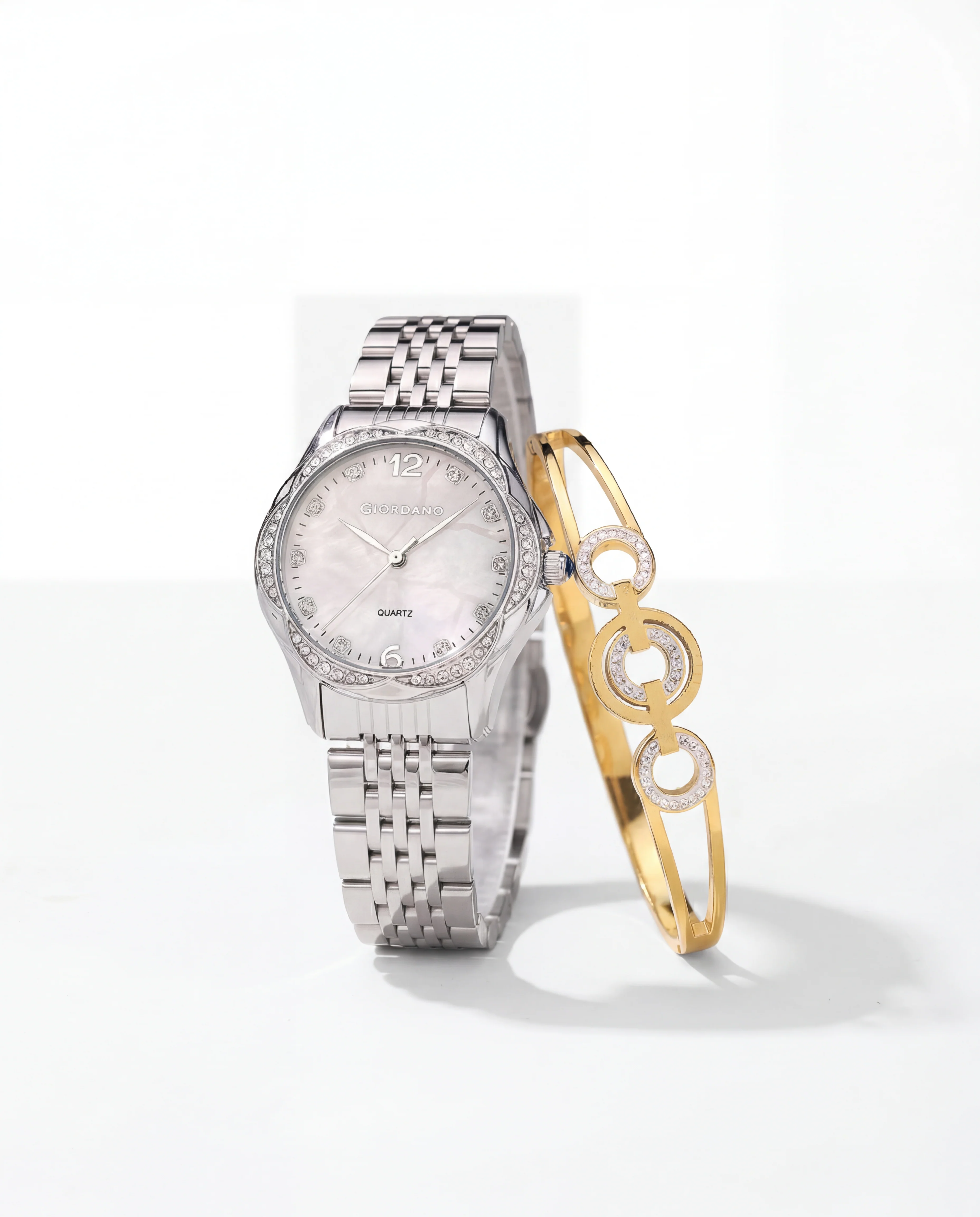 Giordano Analog Watch for Women with Bangle Gift Set - Round Diamond-Style Crystal Dial, Quartz Movement and Silver Stainless Steel Strap - GZ-60157-11 - Image 6